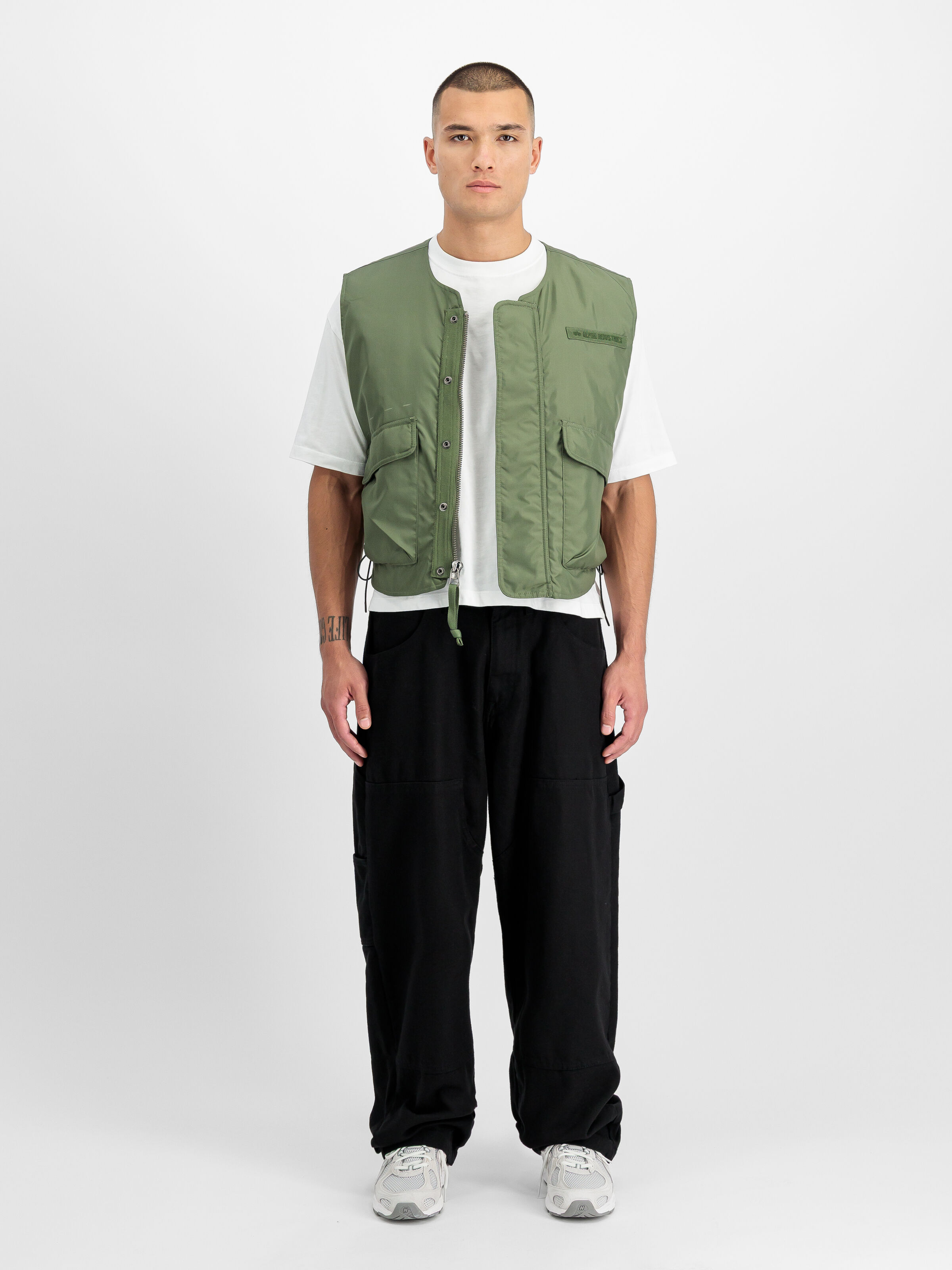 M-1952A Heritage Vest sage-green 266100_01_2_model_00001_213741