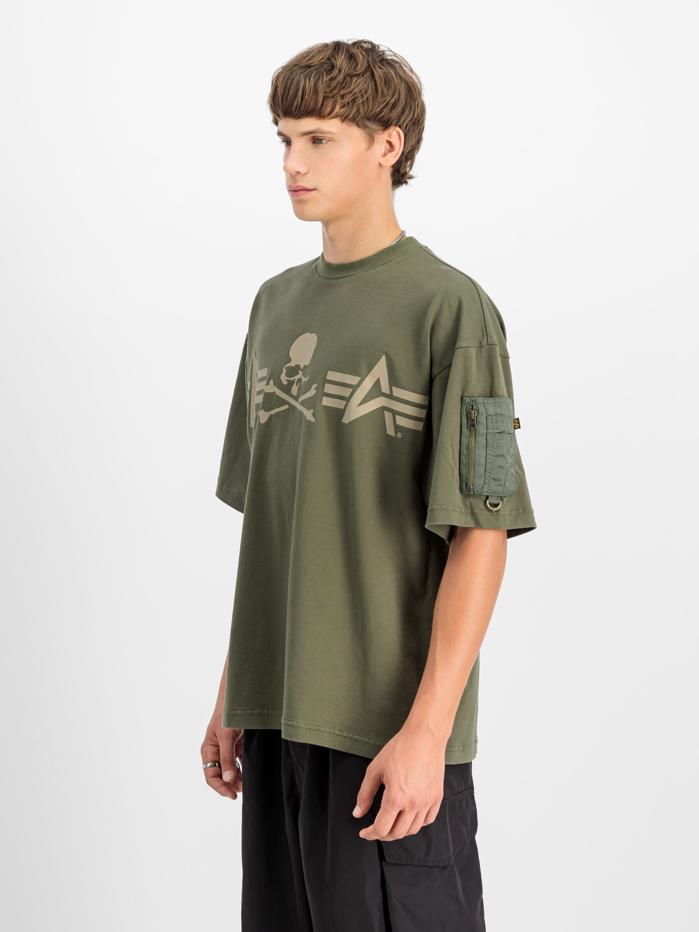 ALPHA X MASTERMIND S/S UTILITY T-Shirt olive 148527_11_2_model_00003_104100