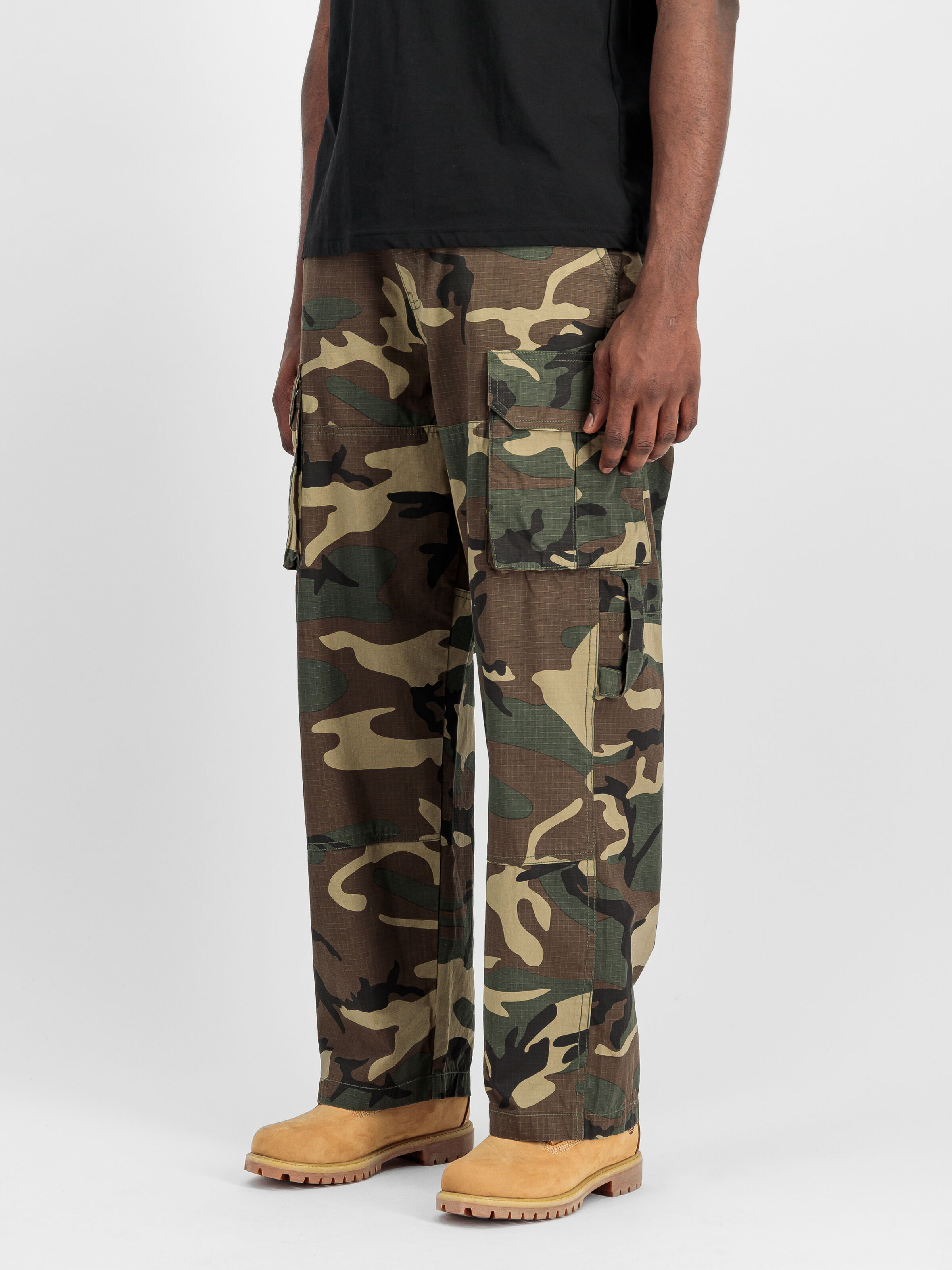 Ripstop Patchwork Camo Pant wdl camo 65 148203C_408_2_model_00002_164510.jpg