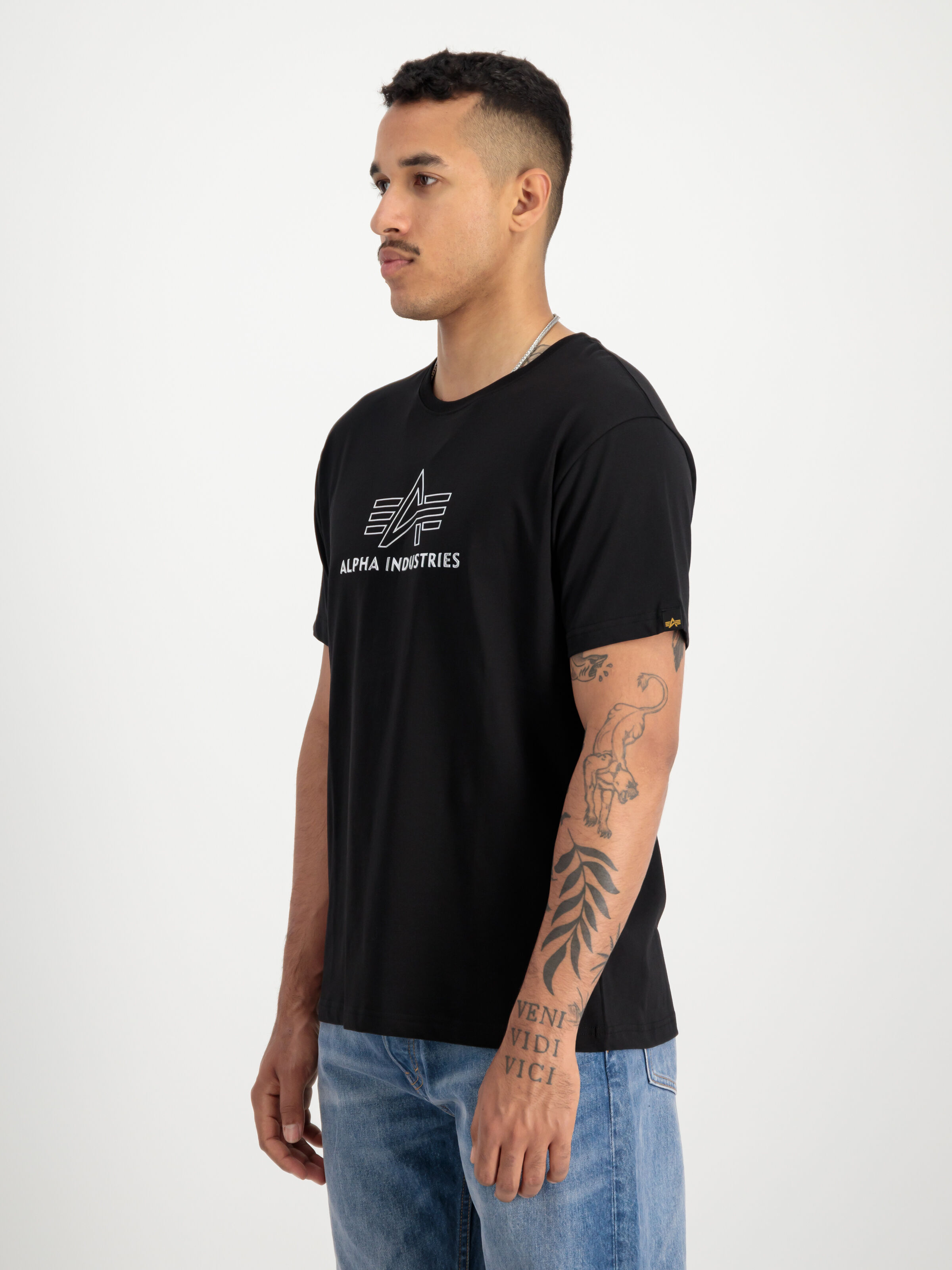 Basic Mid Logo TPU T-Shirt black/chrome 148525_373_2_model_00003_97944