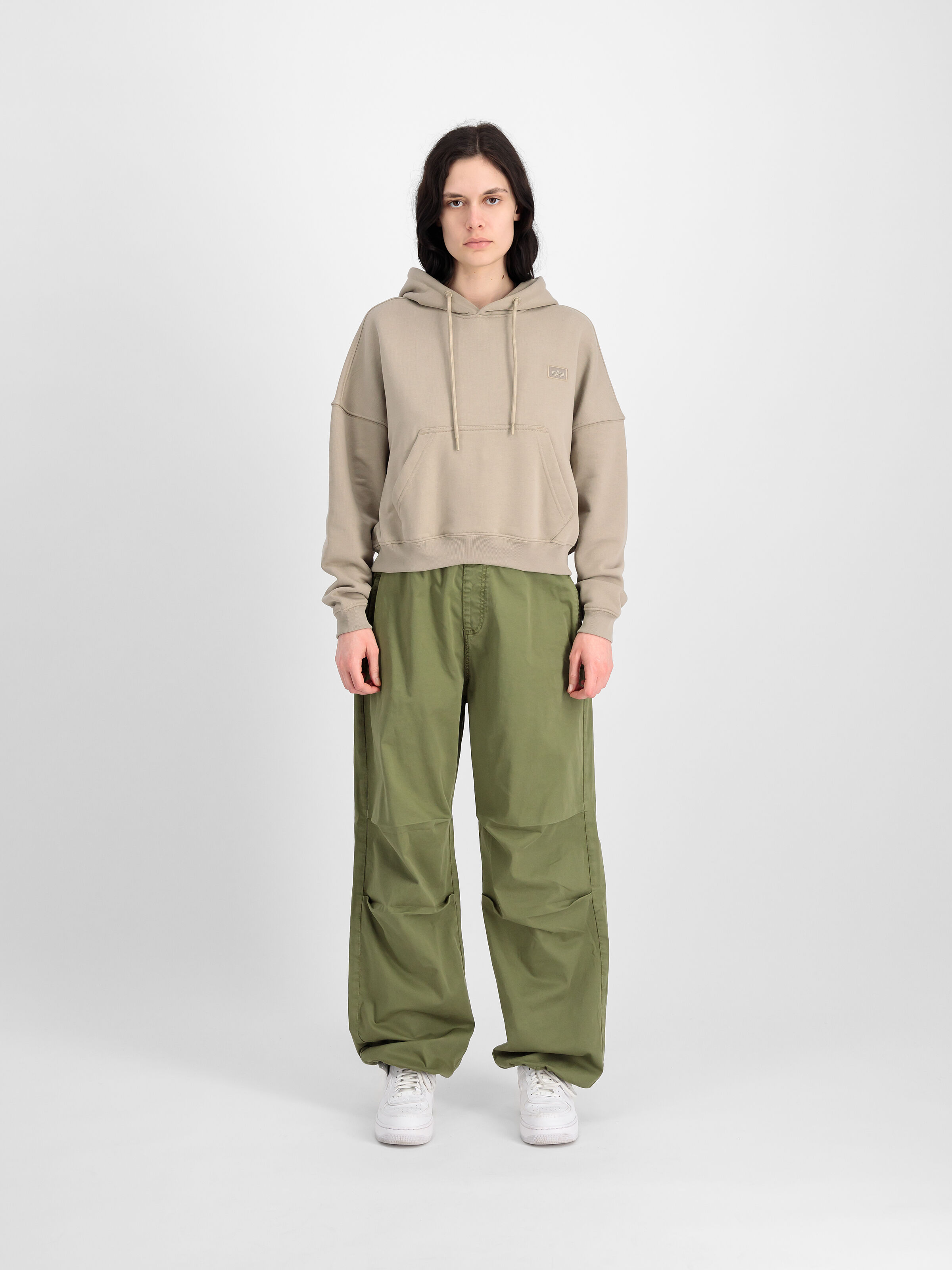 Alpha Essentials Rubber Logo Hoodie Women vintage sand 146041_679_2_model_00001_98273
