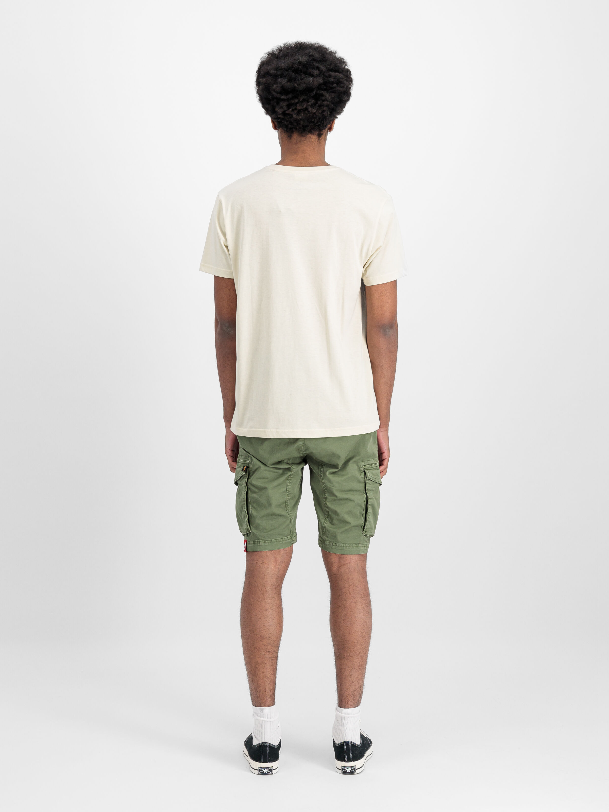 Basic Mid Logo T-Shirt vintage white 118533_300_2_model_00002_139917