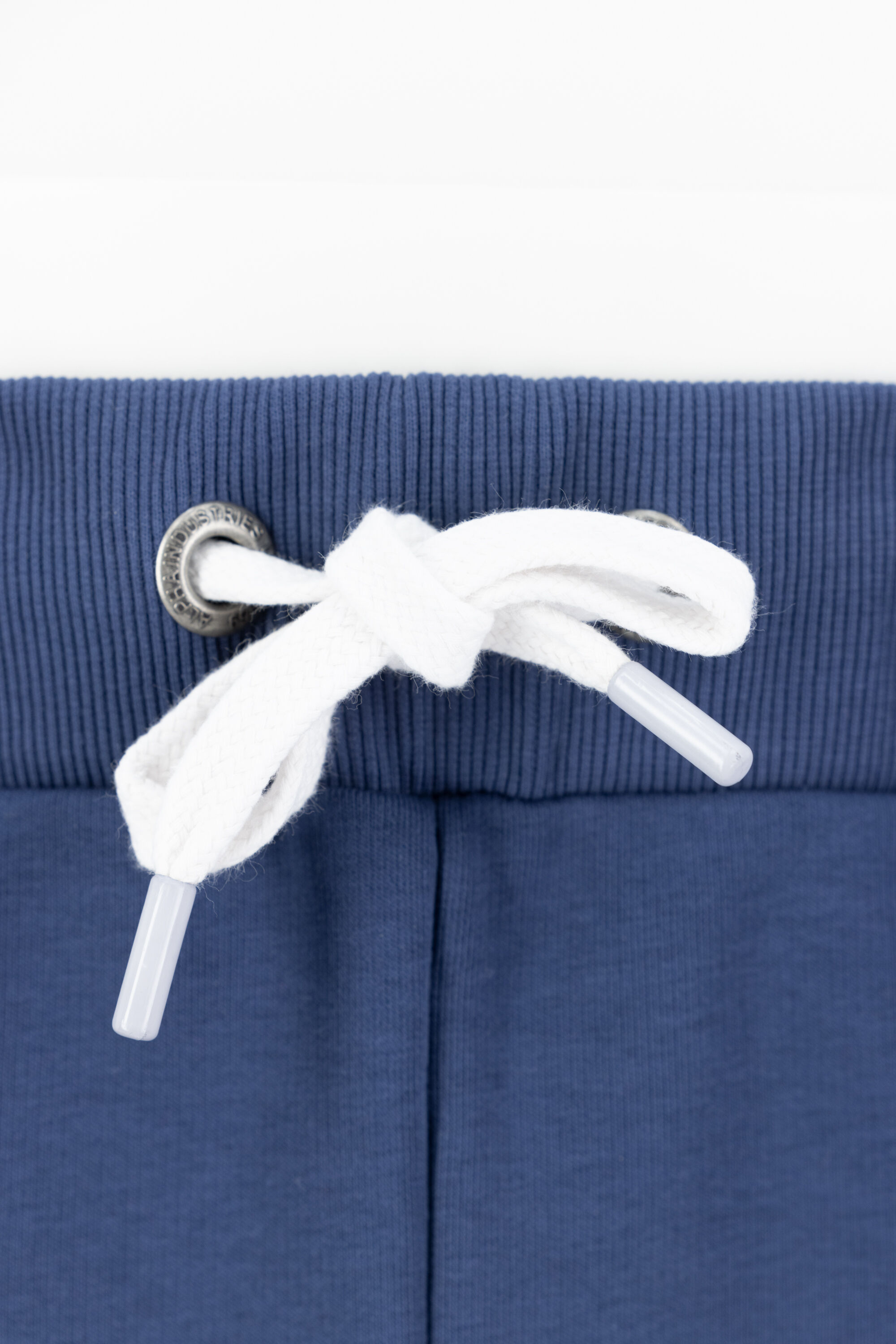 Big Letters Short new navy 126344_435_003_122822