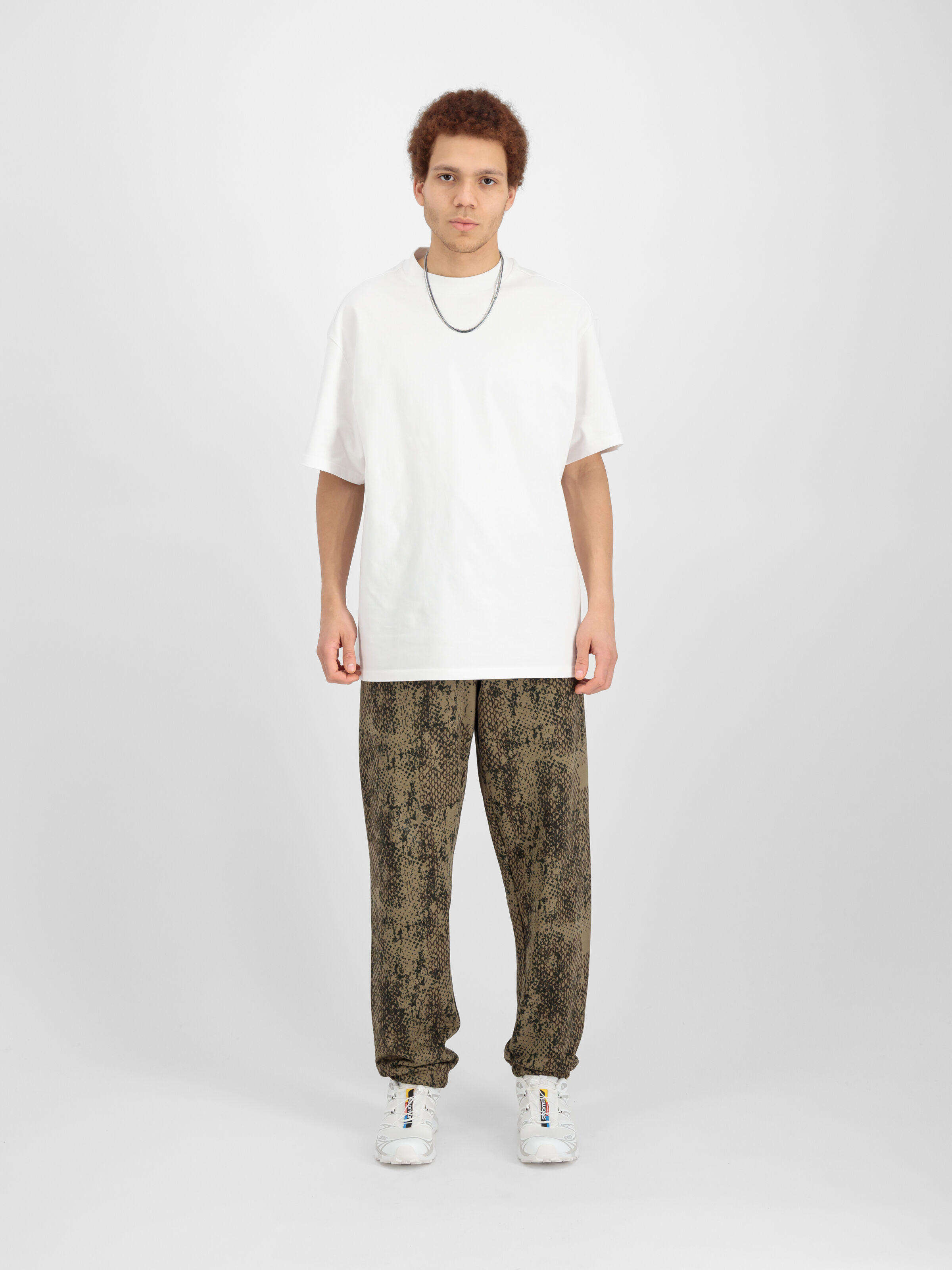 Alpha Essentials Rubber Logo Camo Jogger lizard camo 146364C_718_2_model_00001_133917
