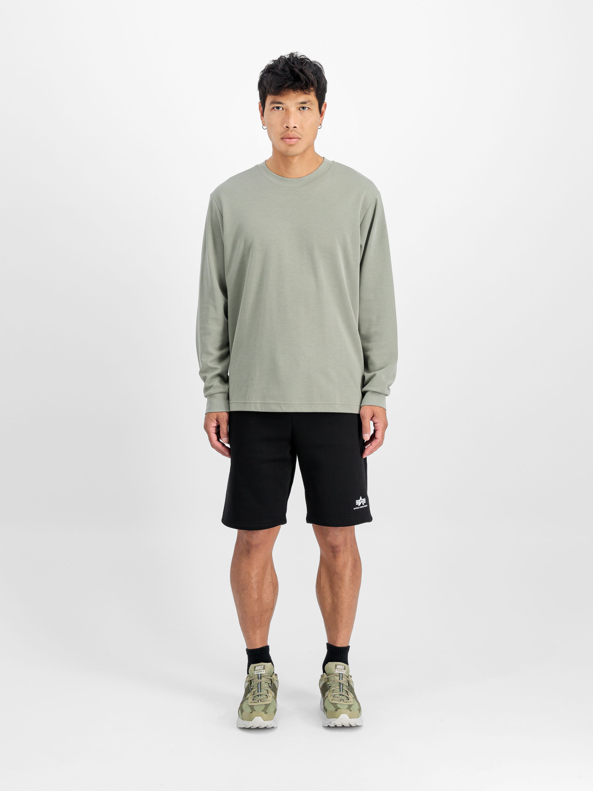 Basic Small Logo II Short black 156367_03_2_model_00001_118188