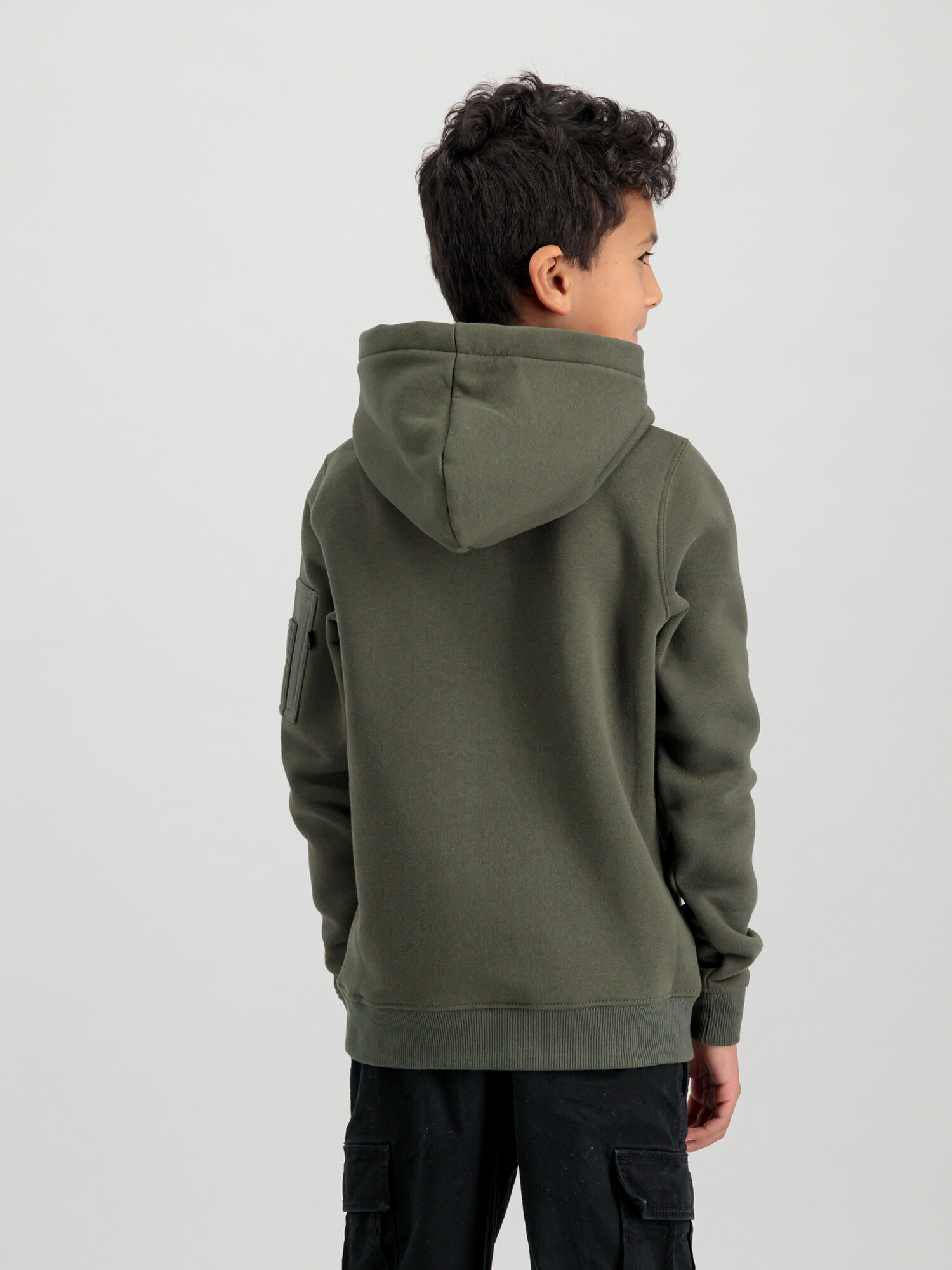 Alpha Label Hoodie Kids dark olive 118705_142_alpha_industries_alpha_label_hoody_kids_teens_003_124048