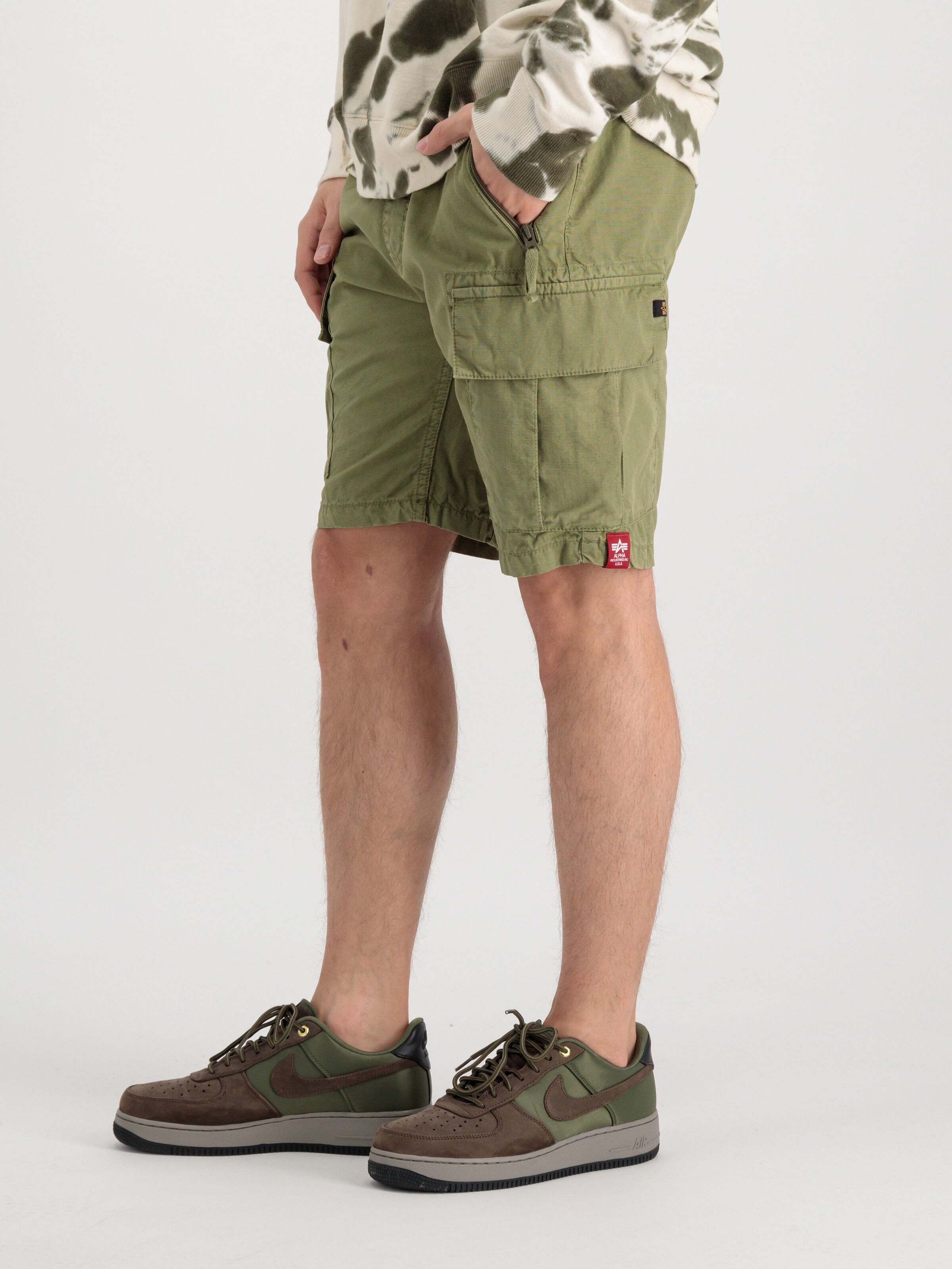 Ripstop Jogger Short olive 106250_11_alpha_industries_ripstop_jogger_short_003_182370