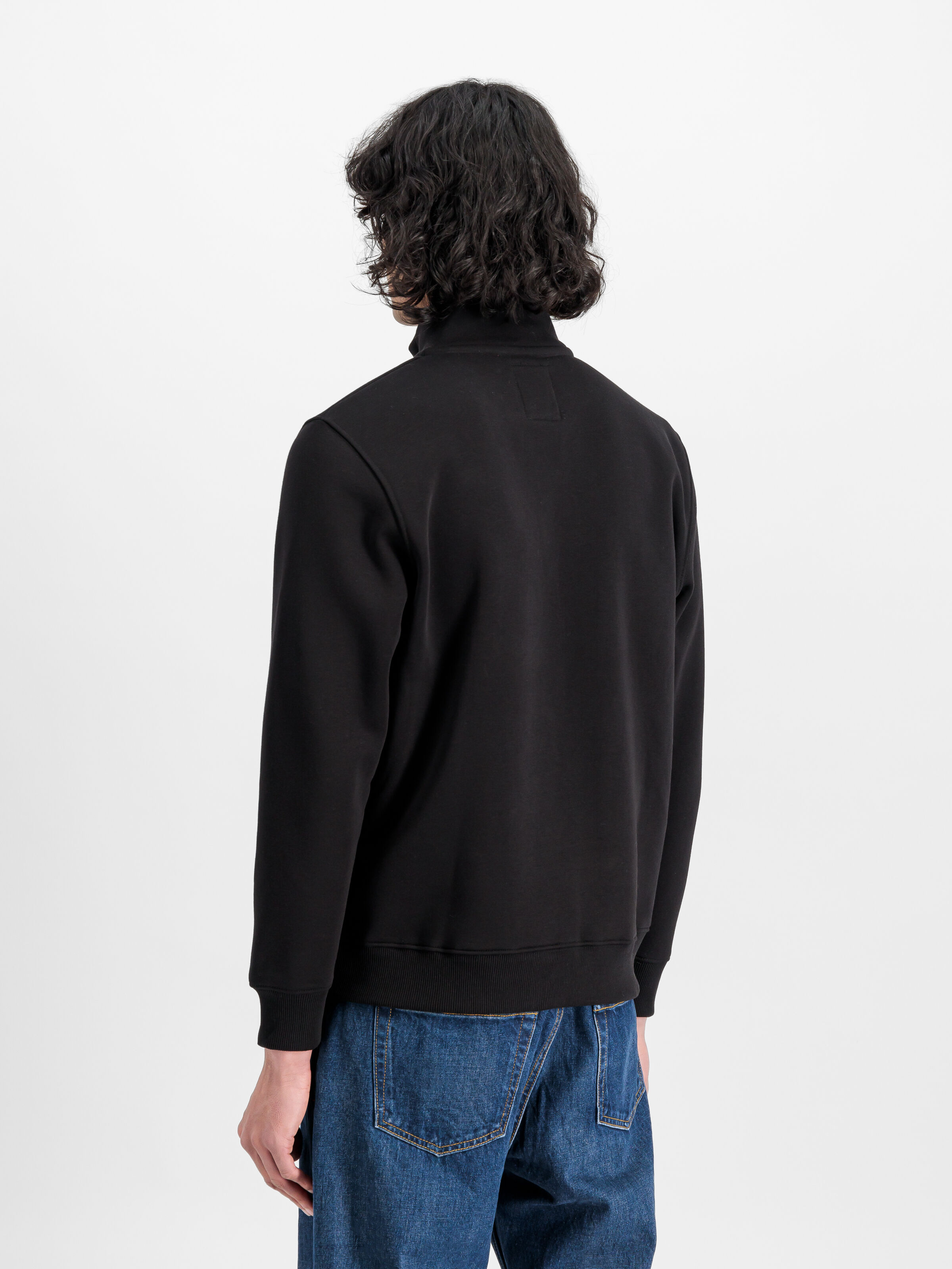 Half Zip Small Logo Sweatshirt black 108308_03_2_model_00004_128282