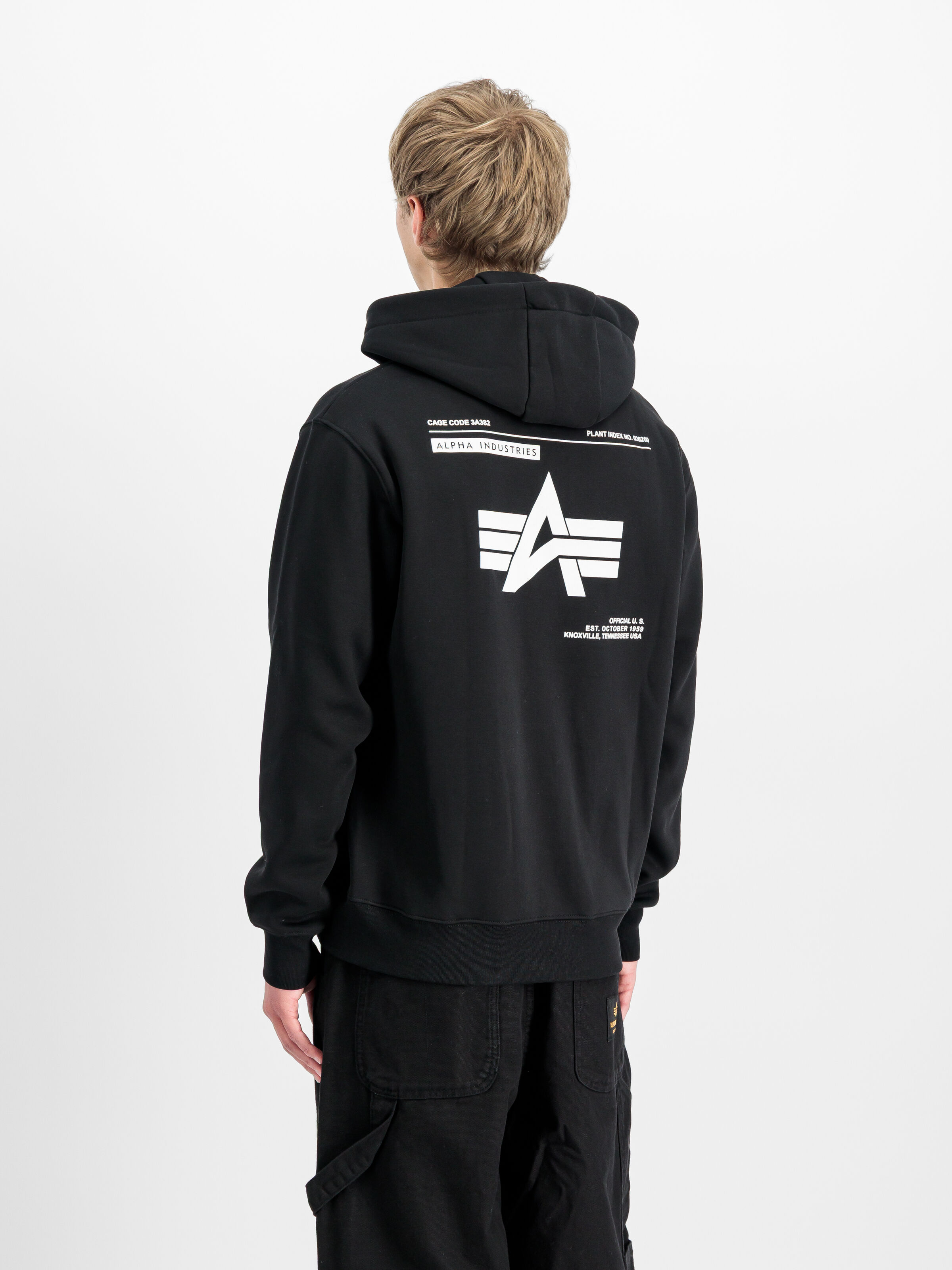 Label Backprint Hoodie black 258333_03_2_model_00003_173583