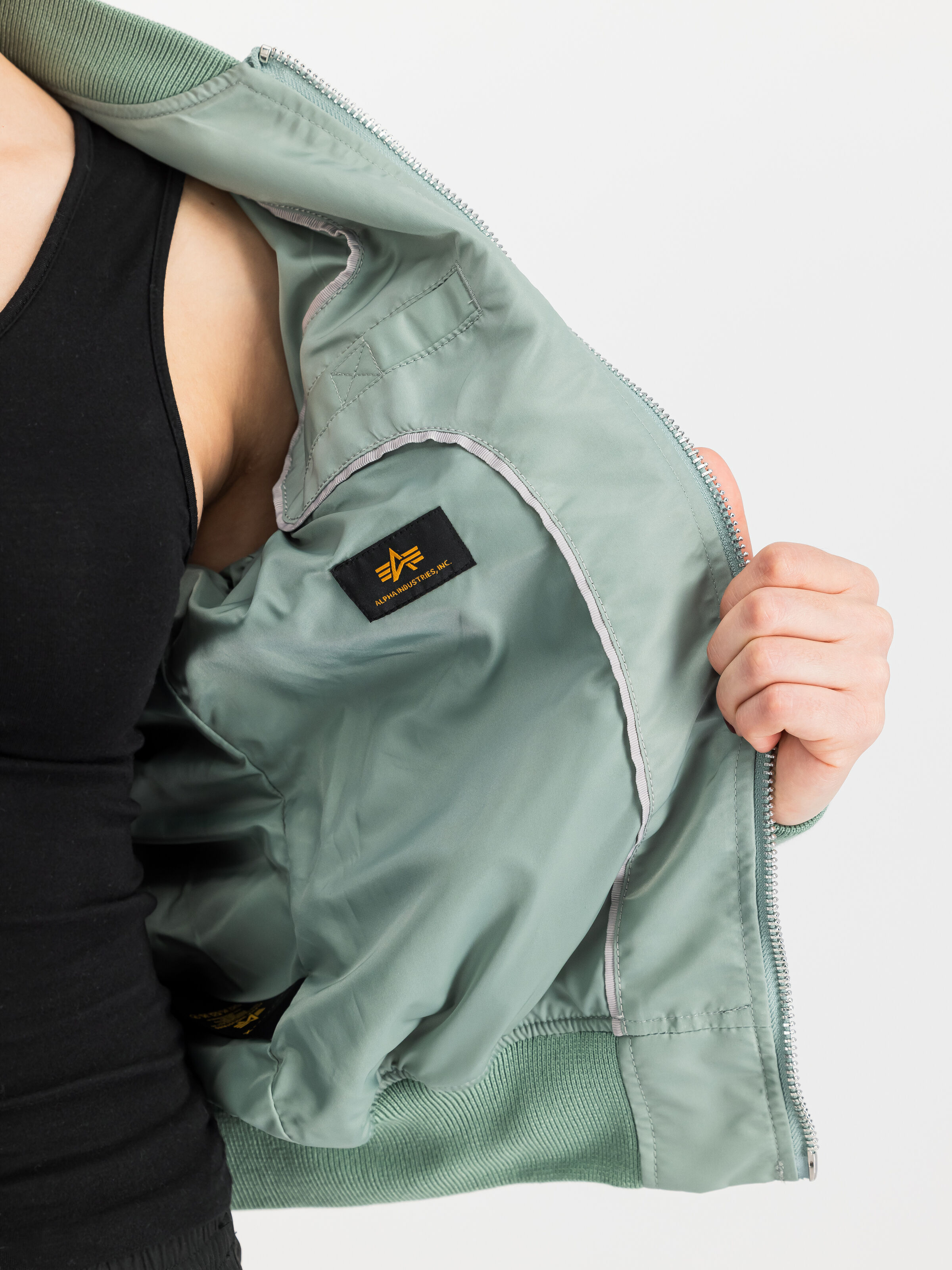 MA-1 VF Light Bomber Jacket Women frost green 156001_30_3_detail_00002_211815