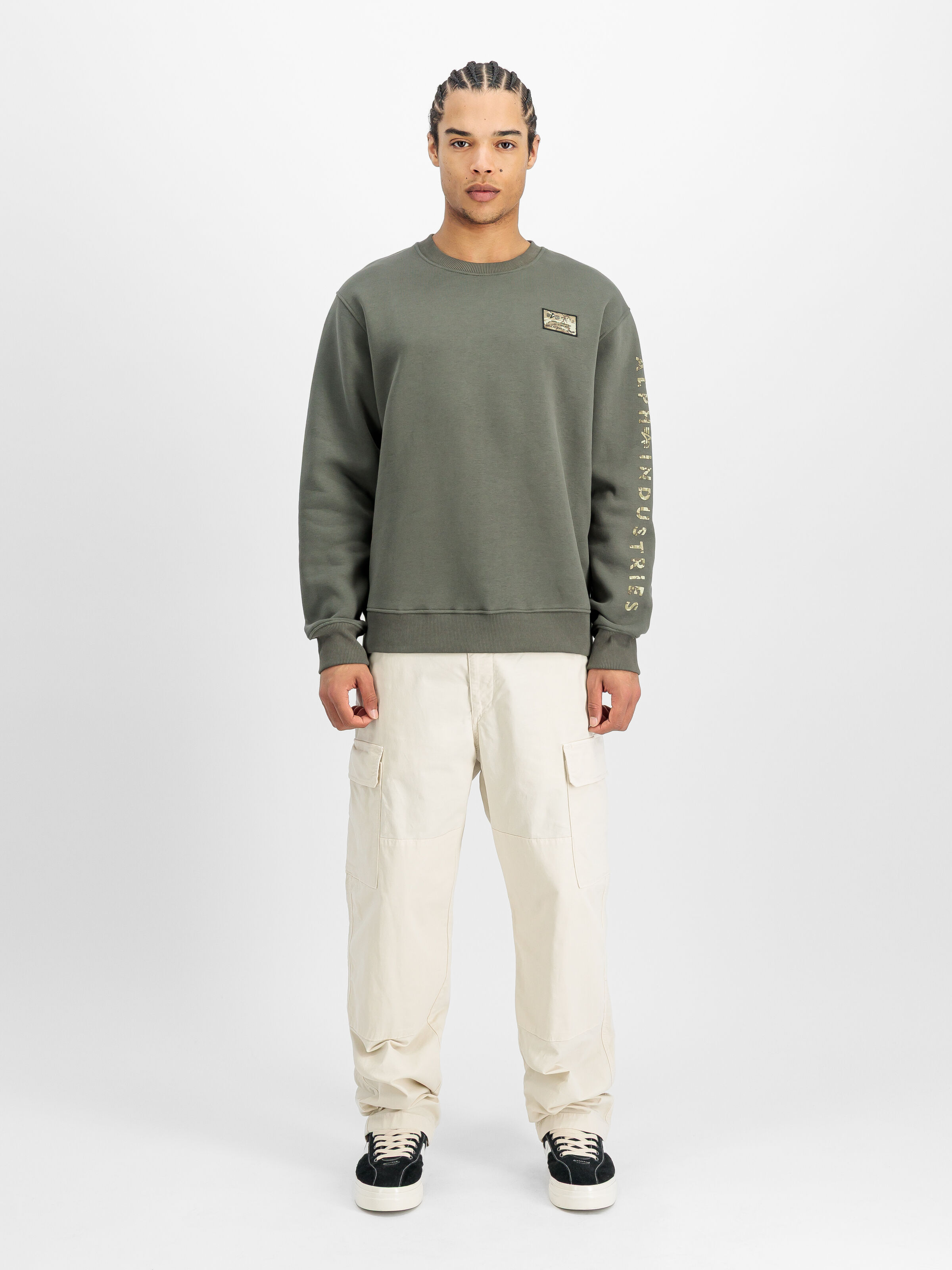 Camo Sleeve Sweatshirt dark olive 156306_142_2_model_00001_167166