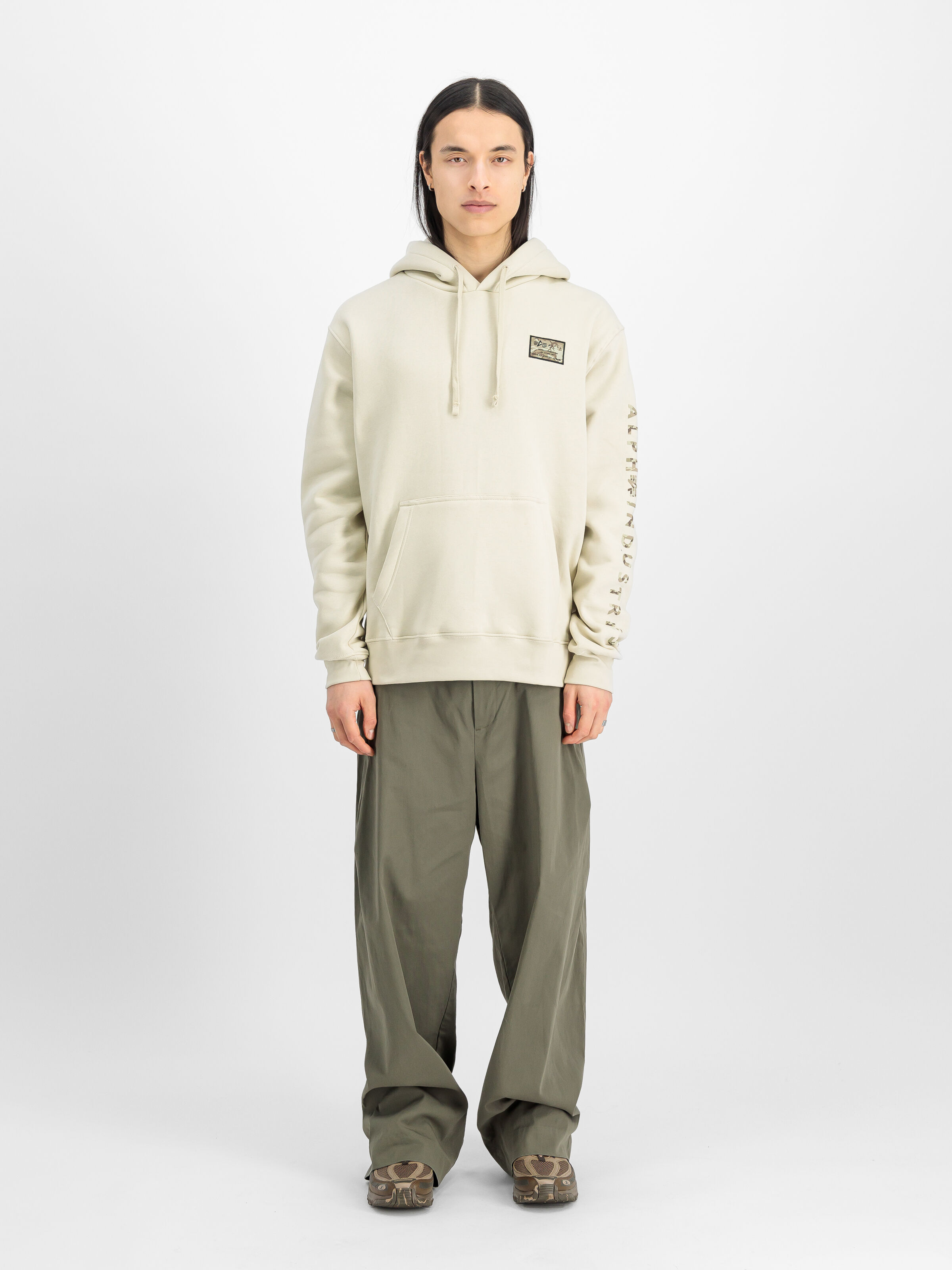 Camo Sleeve Hoodie vintage white 156340_300_2_model_00001_147591