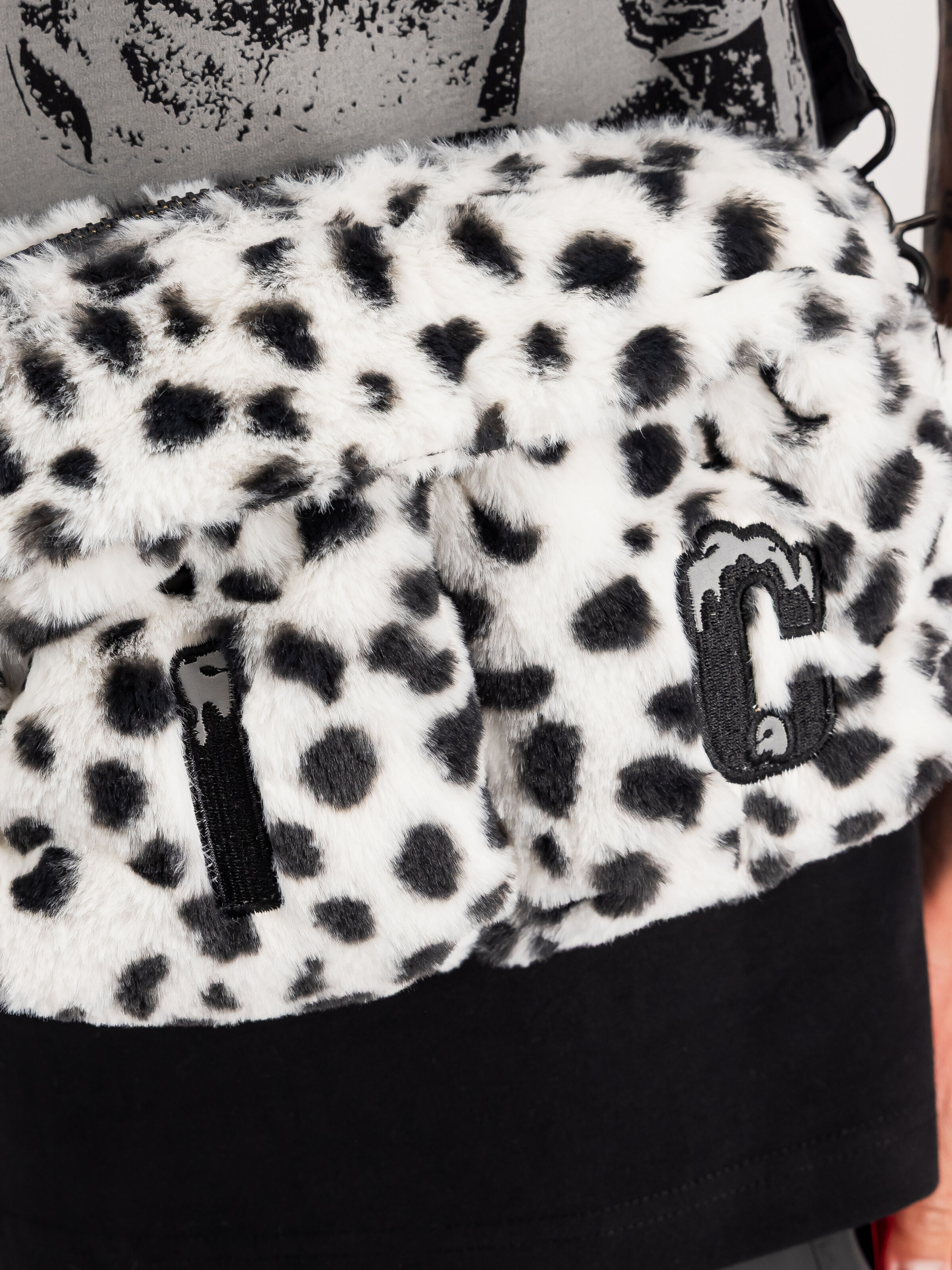 ALPHA x ICE CREAM Faux Fur Messengar Bag black/white 268970_95_3_detail_00002_244868