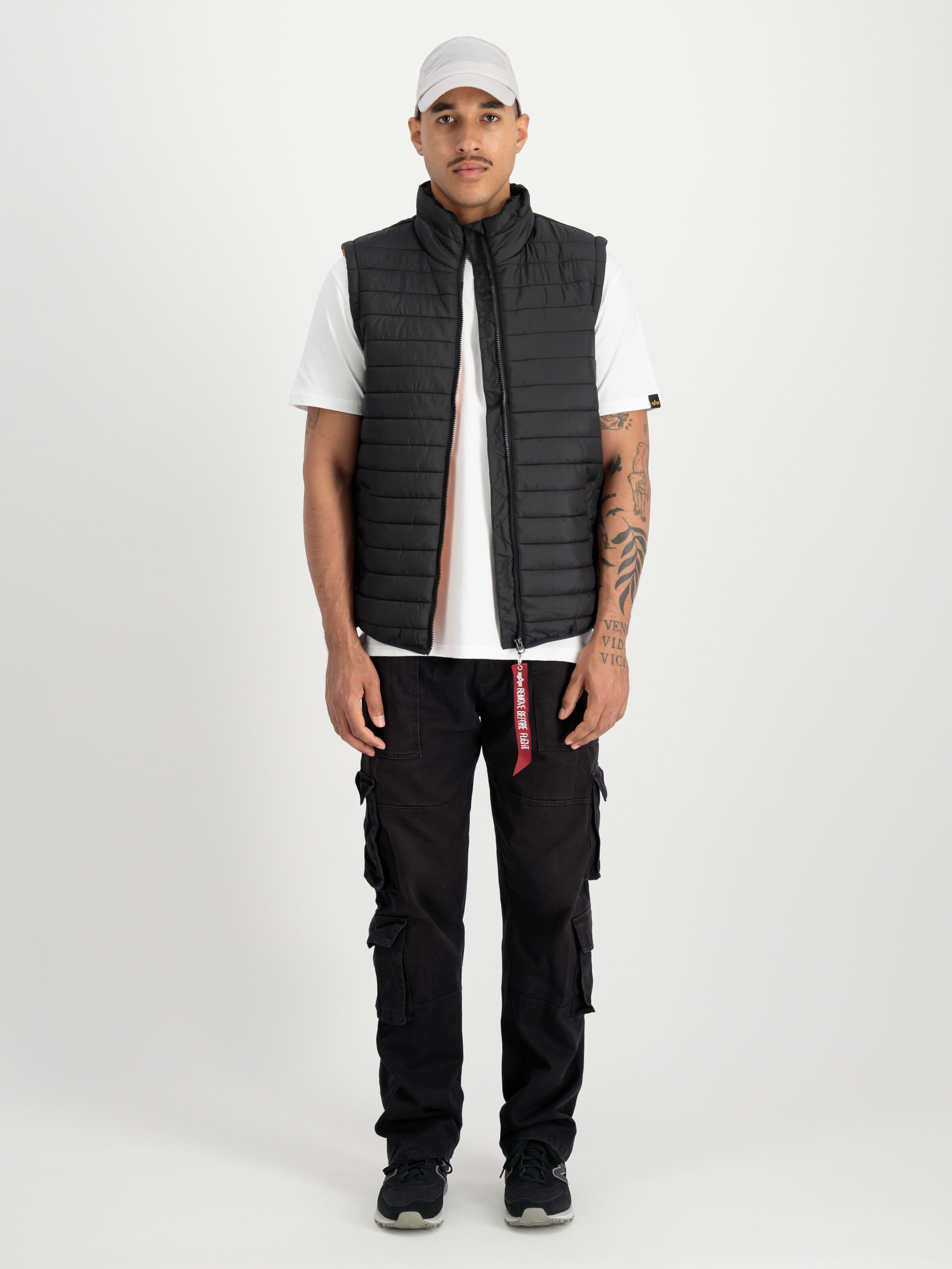 Puffer Light Vest black 138122_03_2_model_00001_173456
