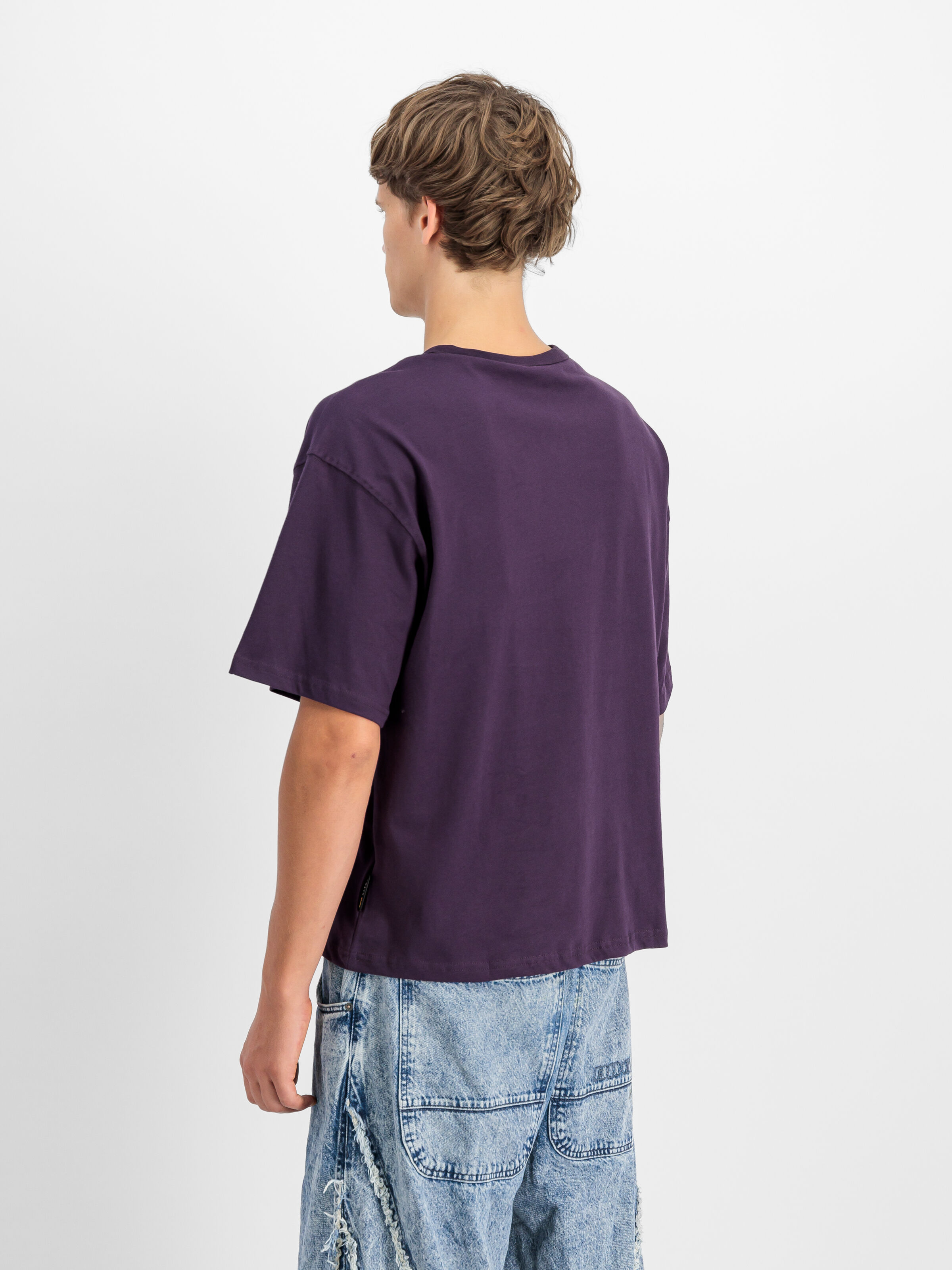Smoke Logo T-Shirt Plum 148508_719_2_model_00004_107350