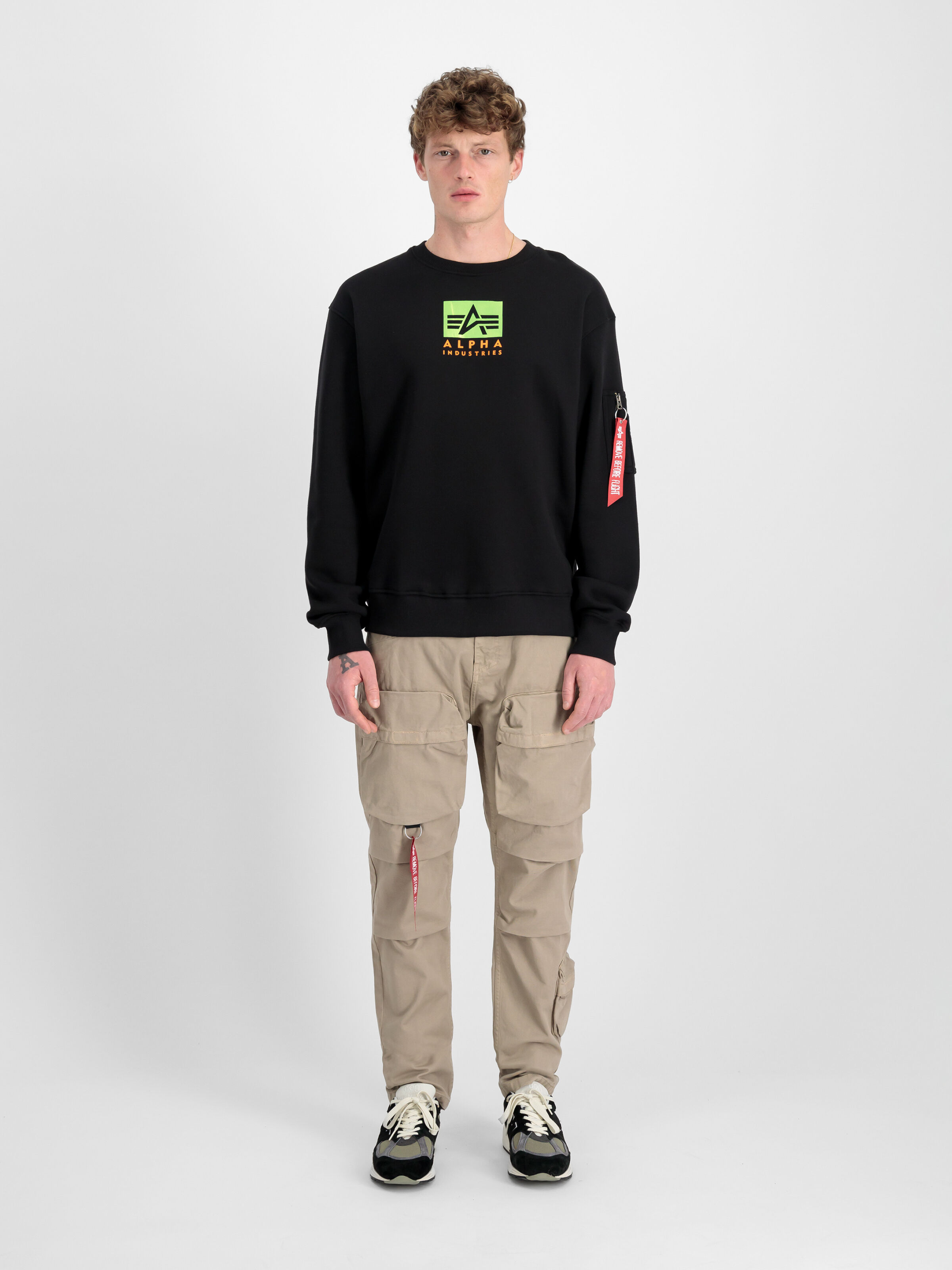 Satin Logo Sweatshirt black 148311_03_2_model_00001_129384