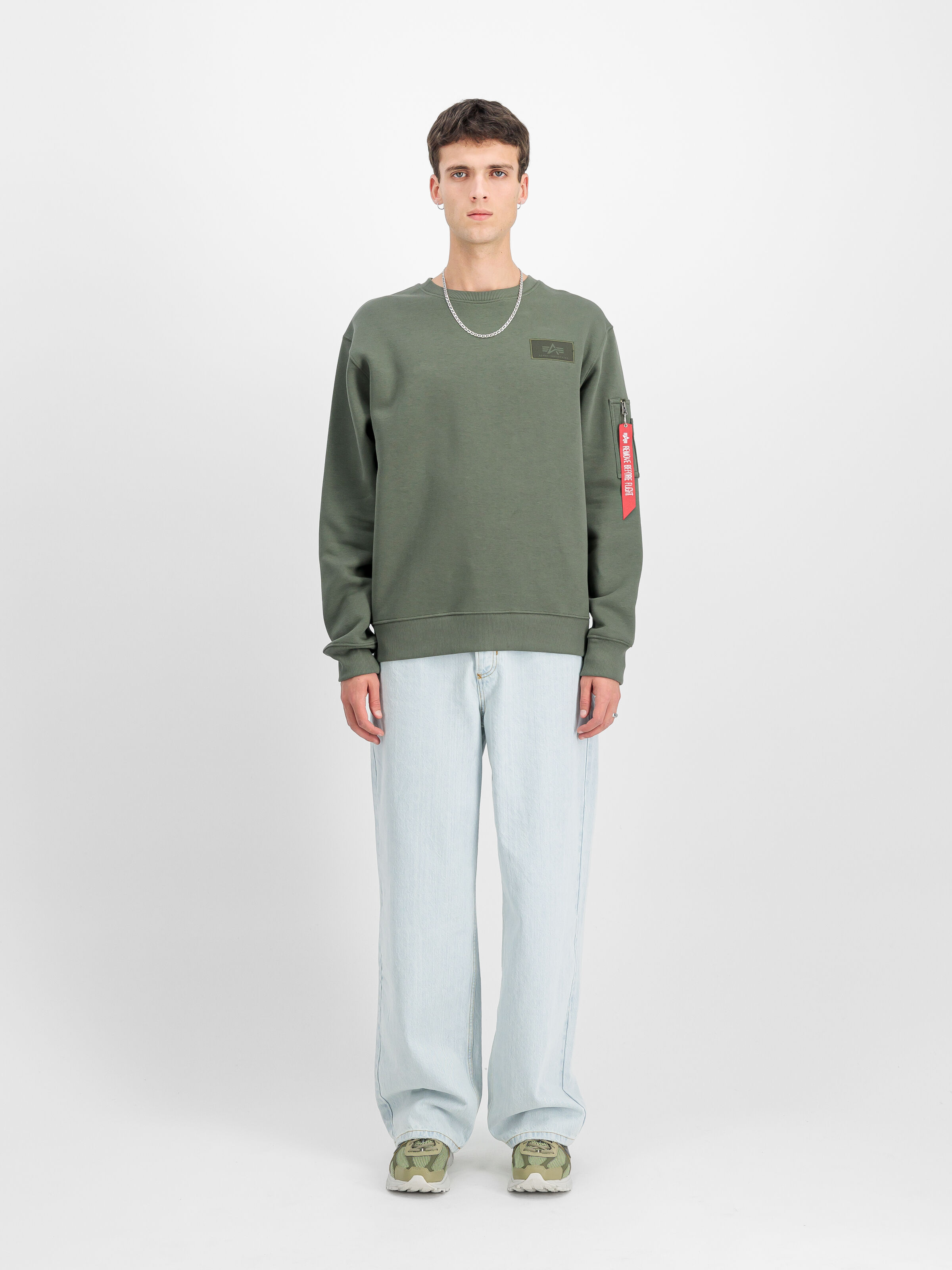 Backprint Sweatshirt dark olive 128305_142_2_model_00001_118560