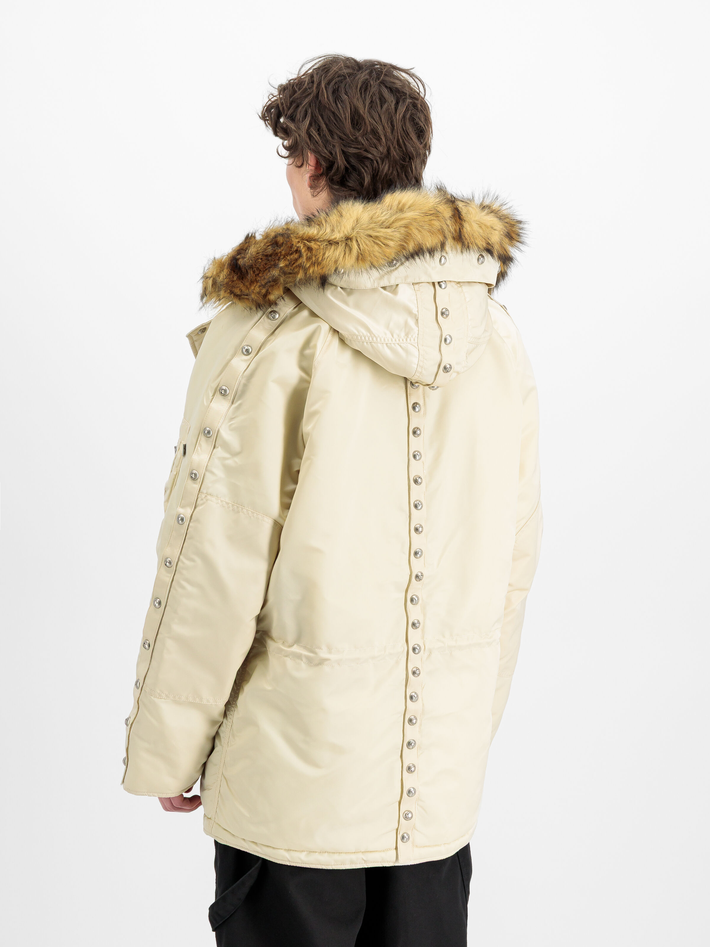 ALPHA x THUG CLUB N-3B Winter Jacket vintage white 258153_300_2_model_00004_209984