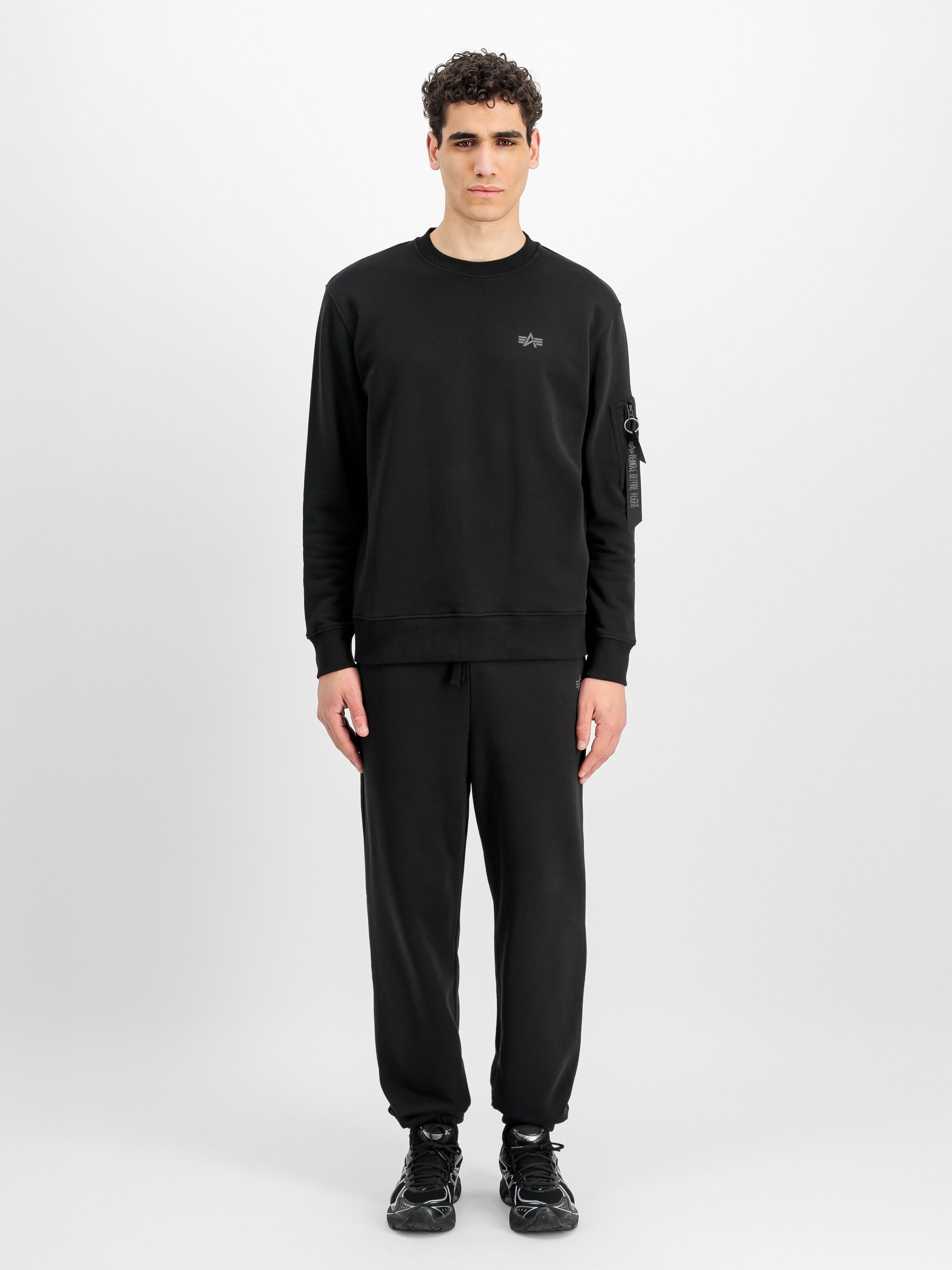 Dye To Match Mid Logo Sweatshirt black 268303_03_2_model_00001_228754