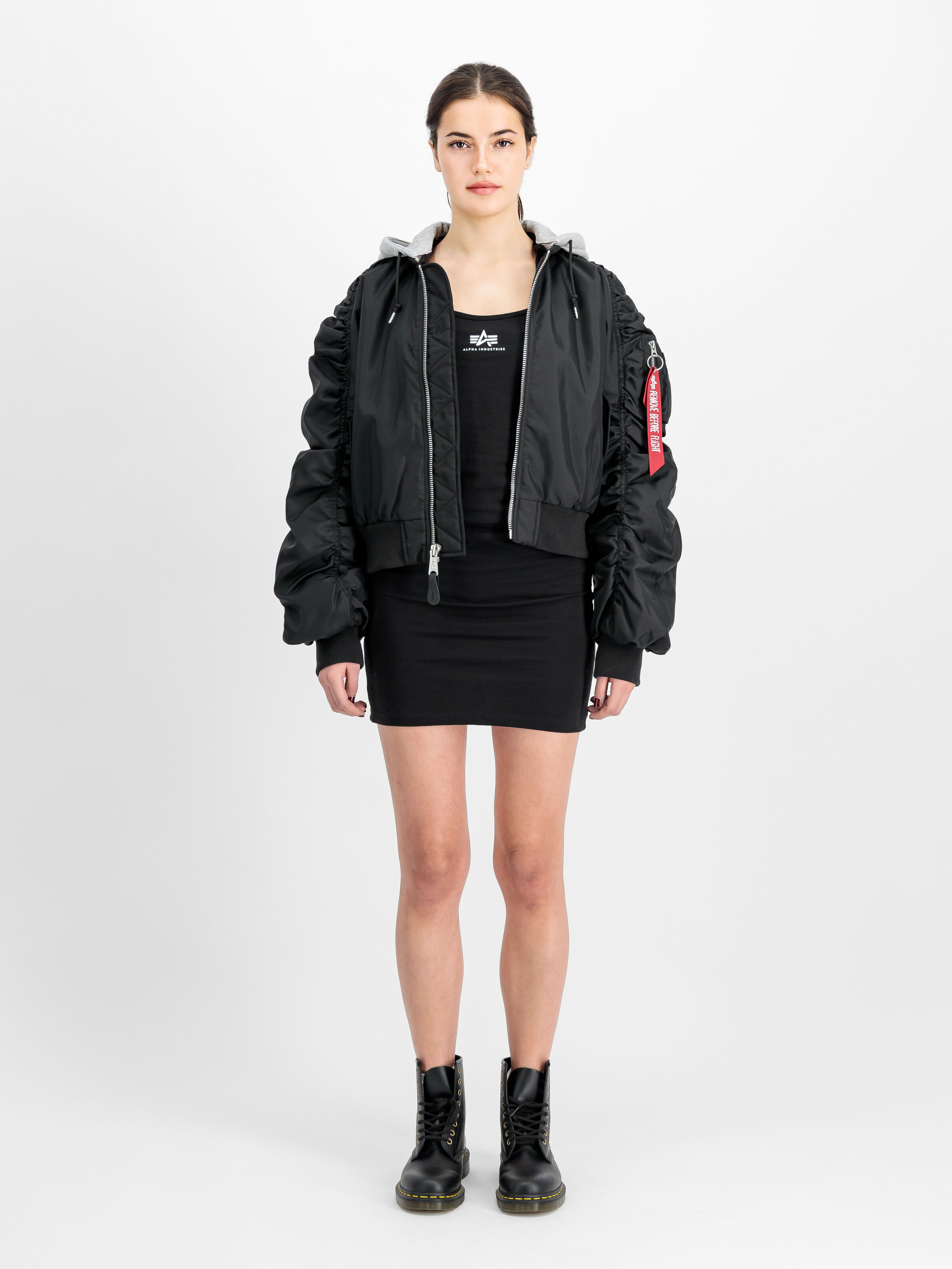 Short Hooded Light Bomber Jacket Women black 266000_03_2_model_00001_212199