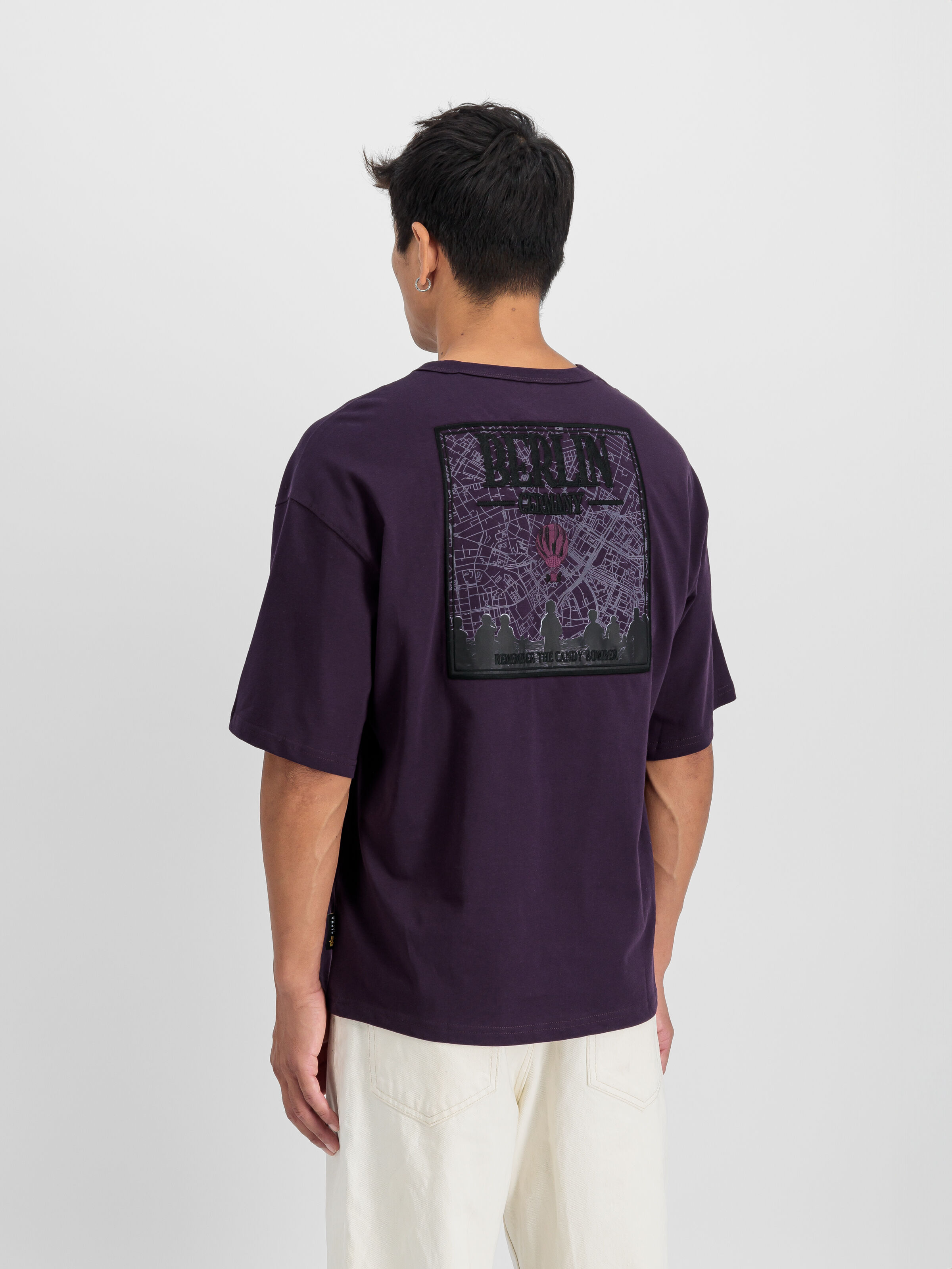 Berlin Candy Bomber Backprint T-Shirt Plum 148515_719_2_model_00004_108910