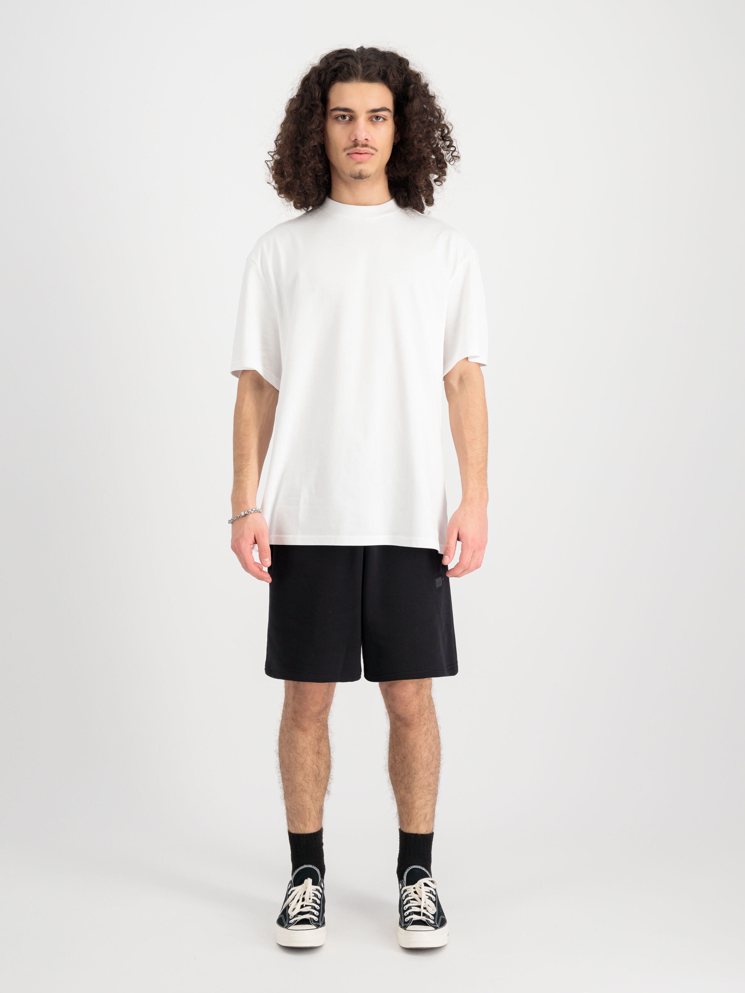 Alpha Essentials Rubber Logo Short black 146363_03_2_model_00001_126328