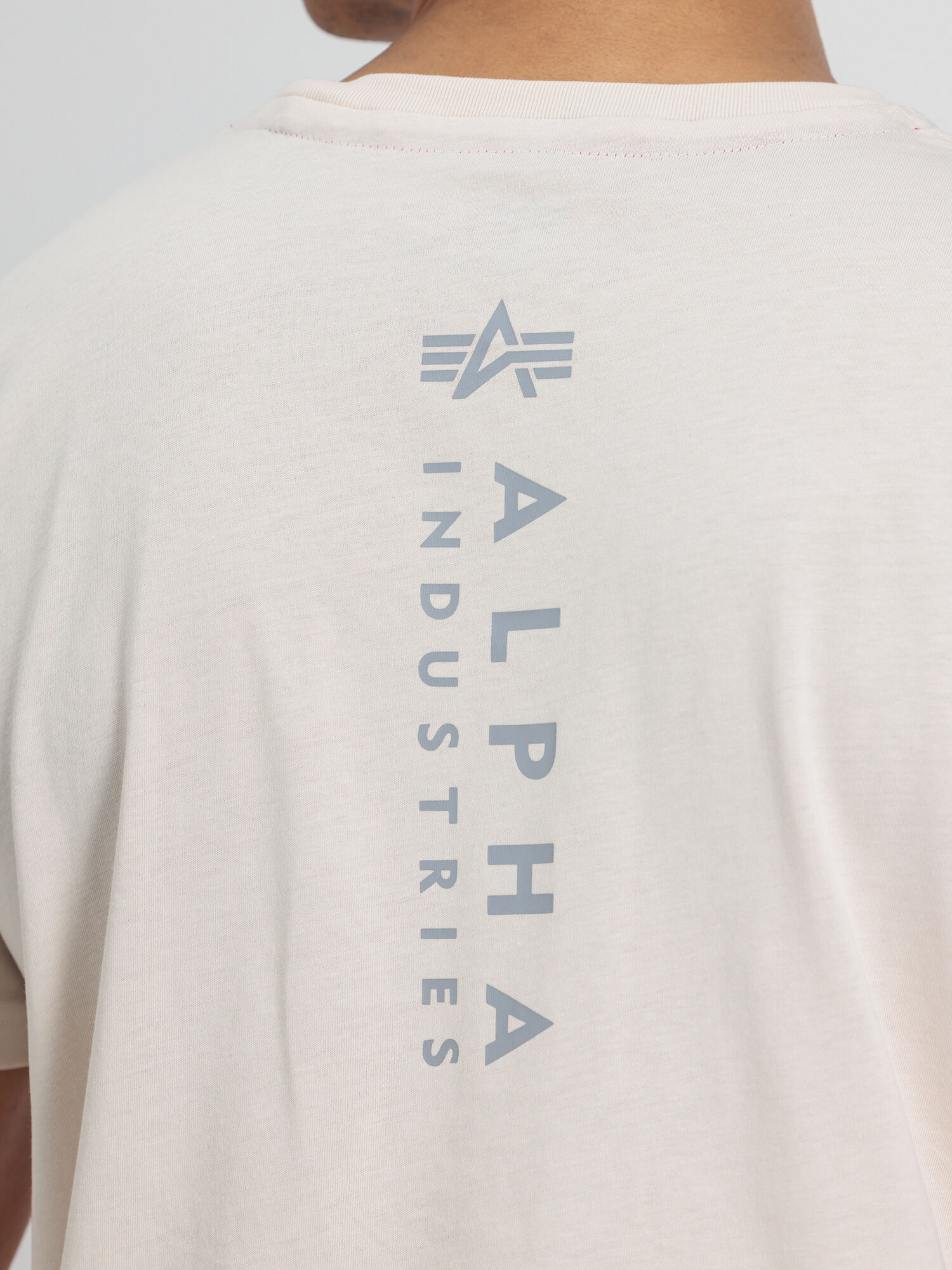 Embroidery T-Shirt Unisex jet stream white 118536_578_alpha_industries_unisex_emb_t_shirt_005_124092