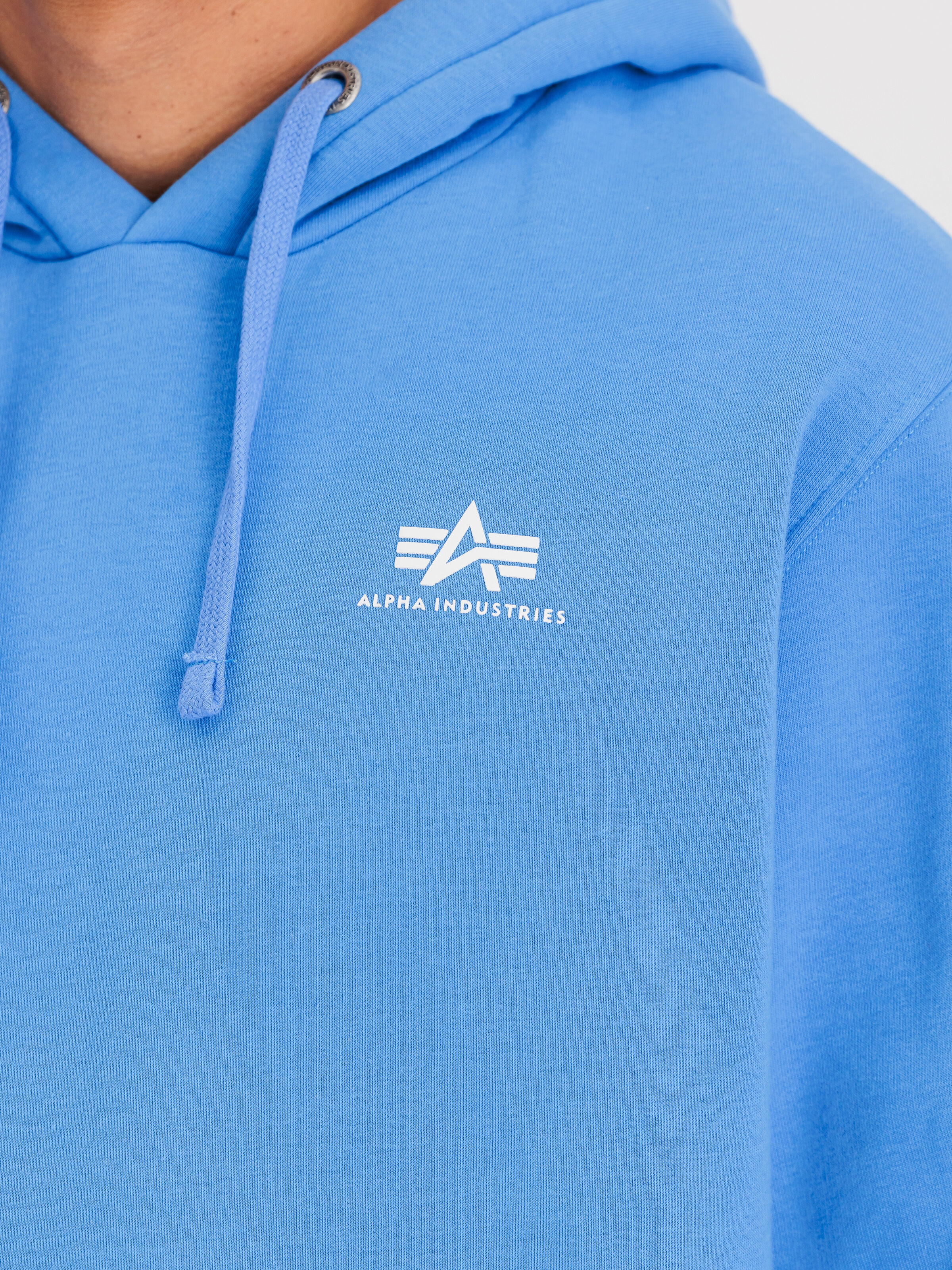 Basic Small Logo Hoodie mediteranian blue 196318_737_3_detail_00001_117584