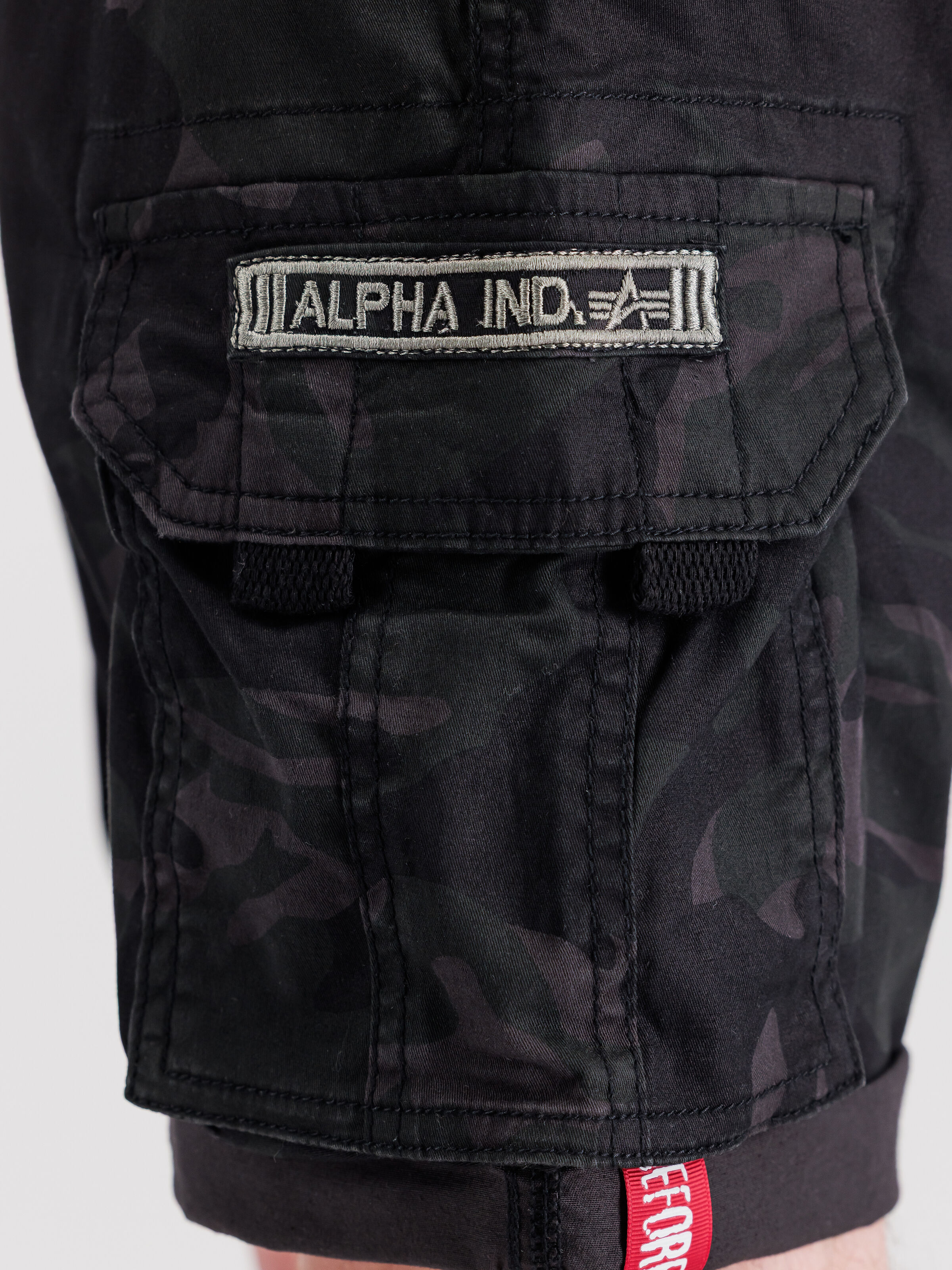 Camo Crew Short black camo 196201_125_3_detail_00001_215916