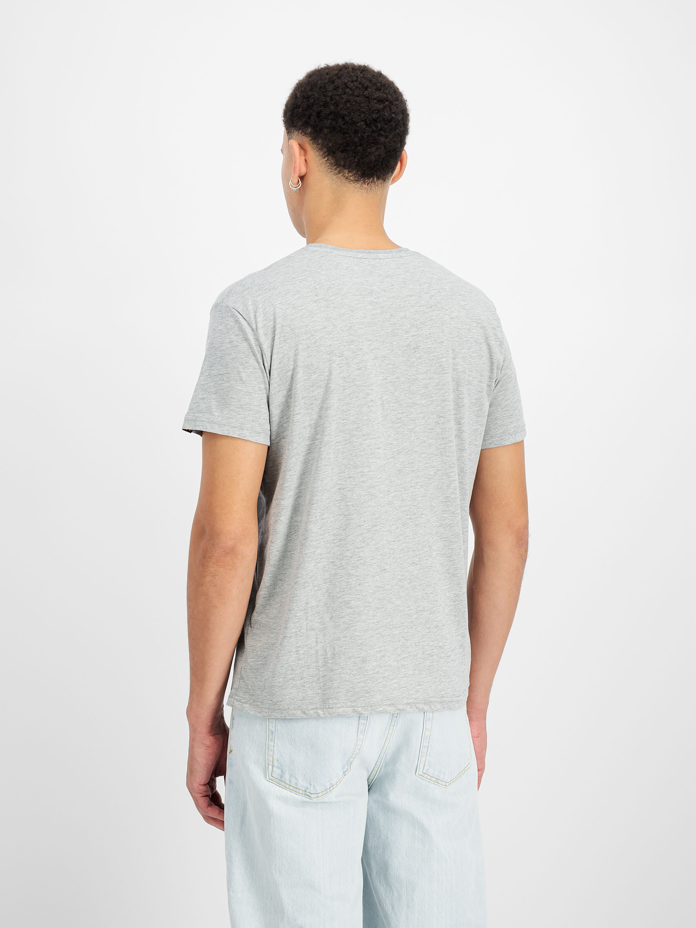Basic Big Logo T-Shirt grey heather 100501_17_2_model_00003_184323