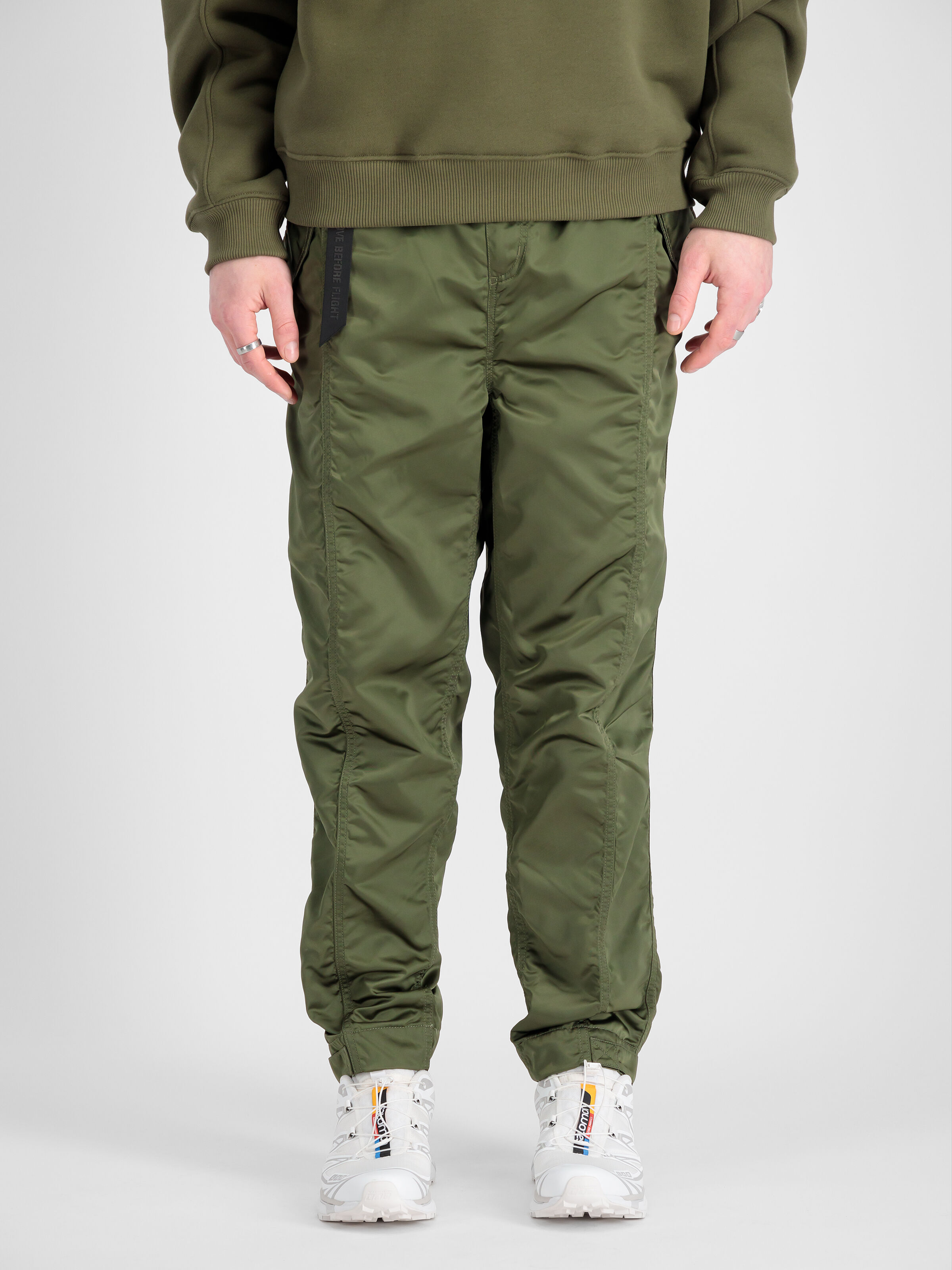 Nylon UV Pant sage-green 146201UV_01_2_model_00003_98804.jpg