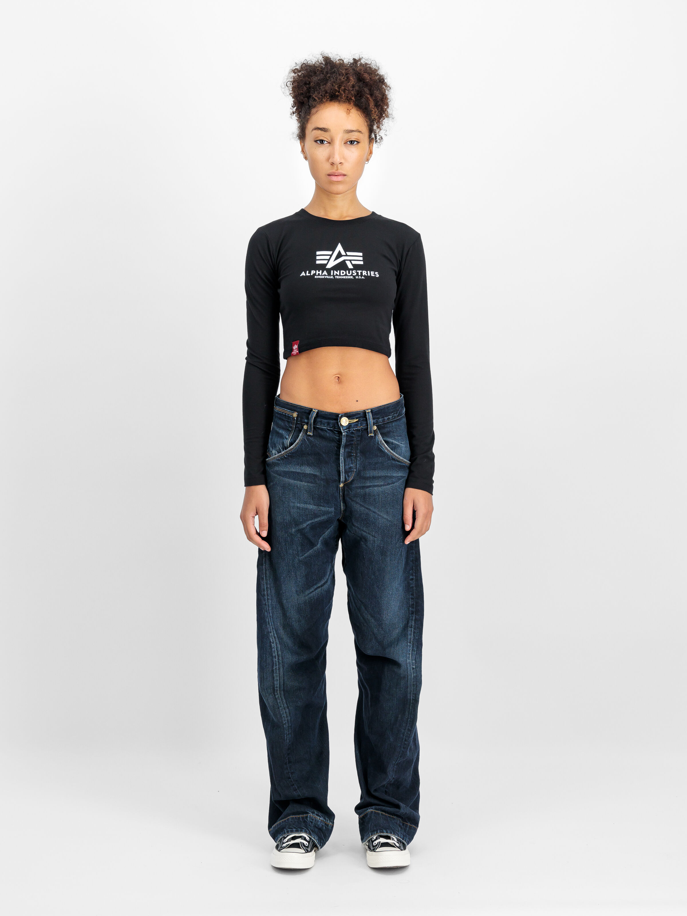 Basic Cropped Longsleeve Women black 116076_03_2_model_00001_110328