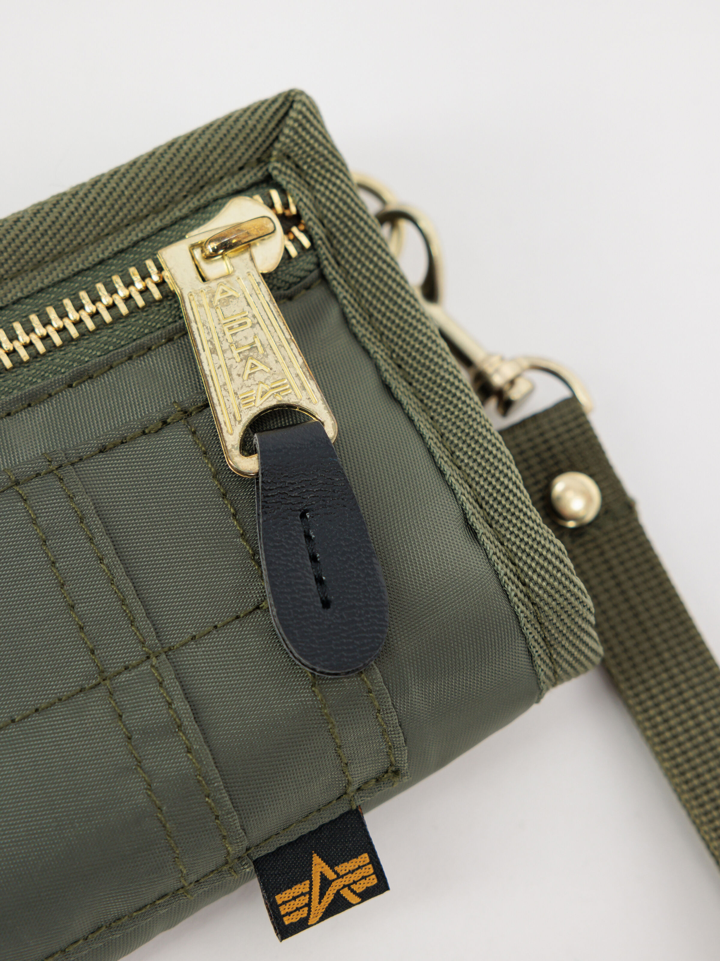 Utility Wallet sage-green 108958_01_alpha_industries_utility_wallet_006_183122