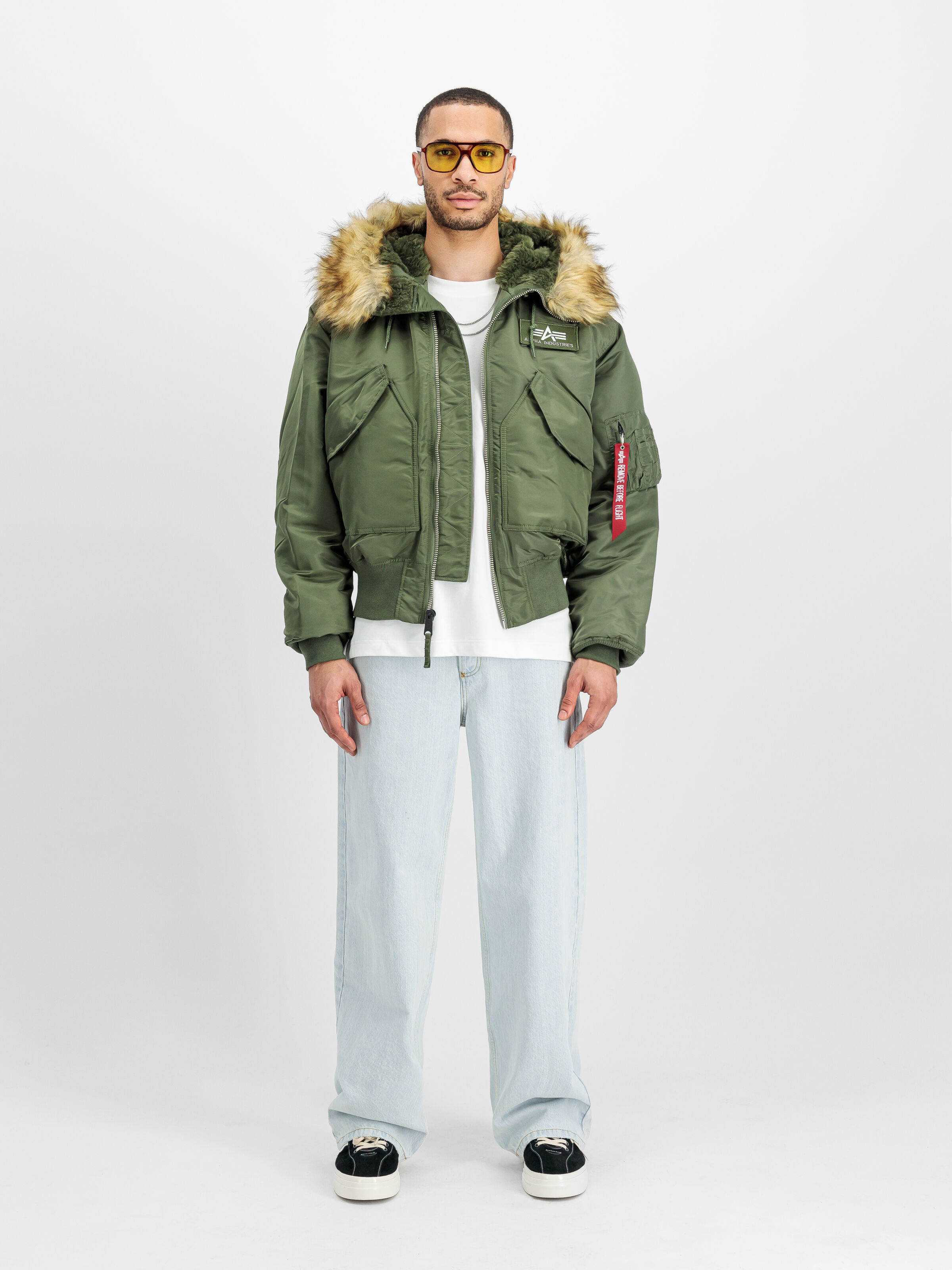 45/P Hooded Bomber Jacket sage-green 144103_01_2_model_00001_125834