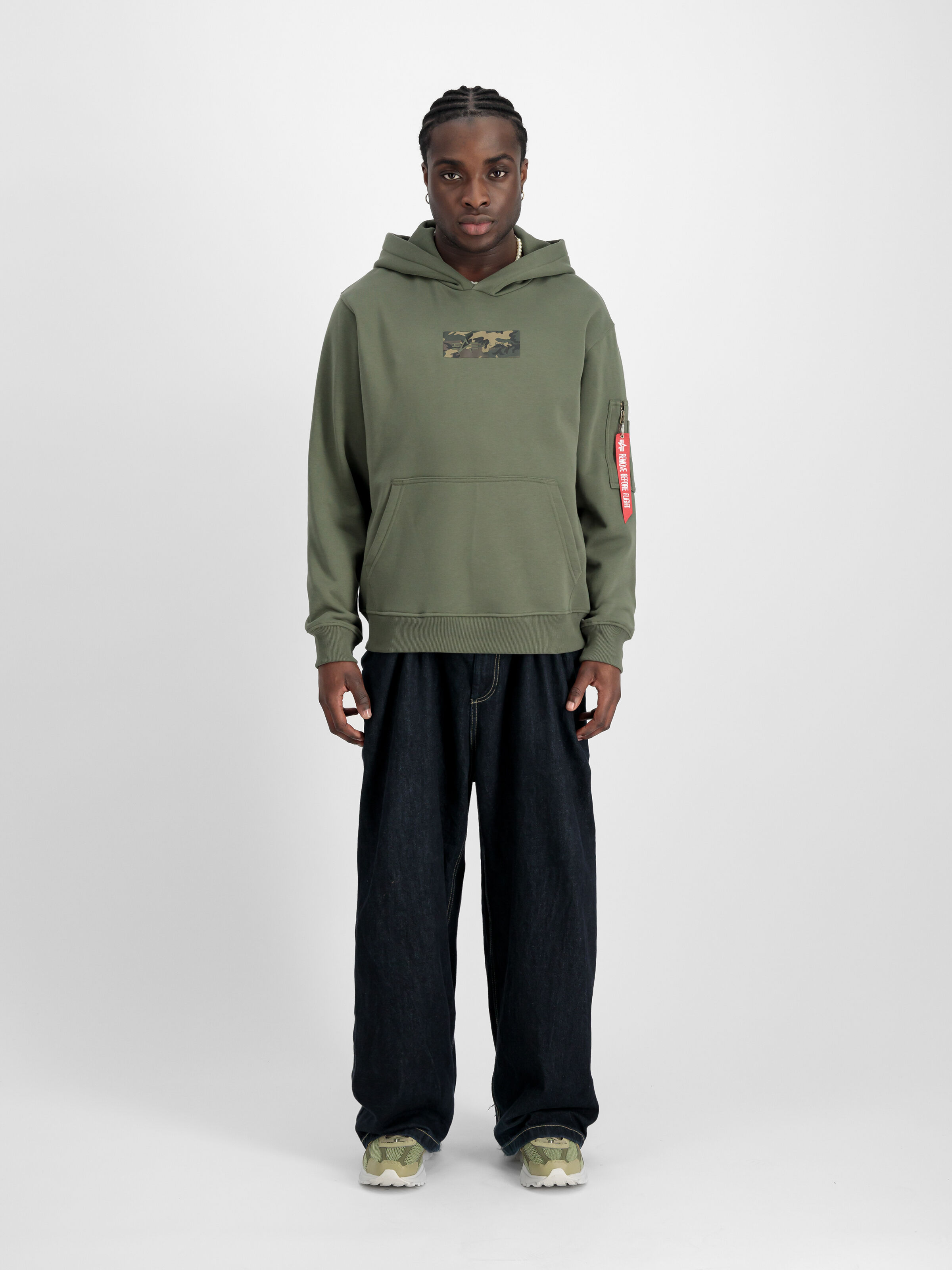 Camo Panel Hoodie dark olive 148338_142_2_model_00001_98496