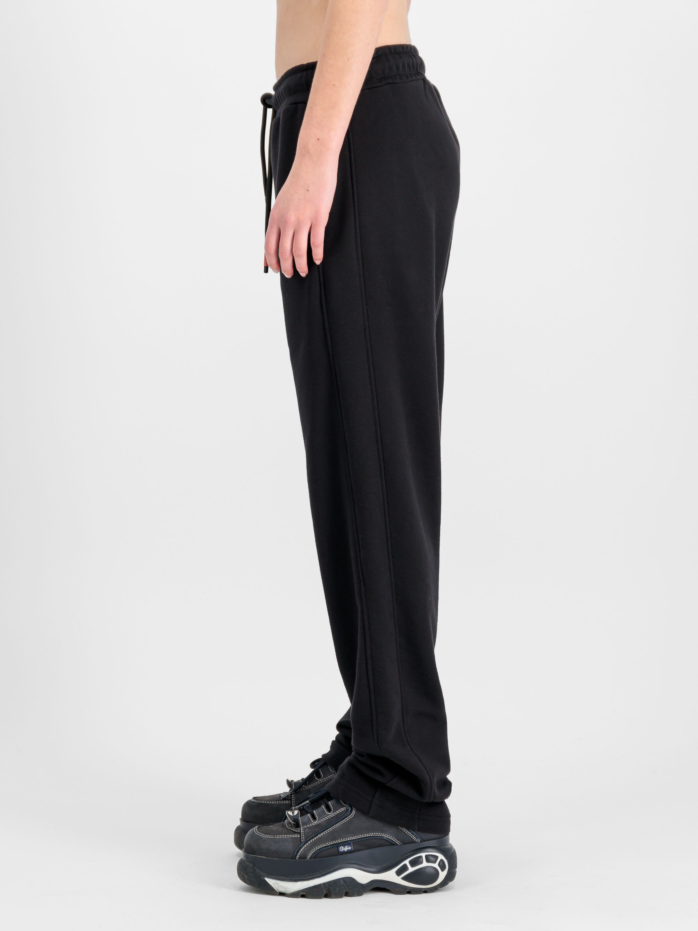 Studio Edition Jogger Women black 156053_03_2_model_00004_140239