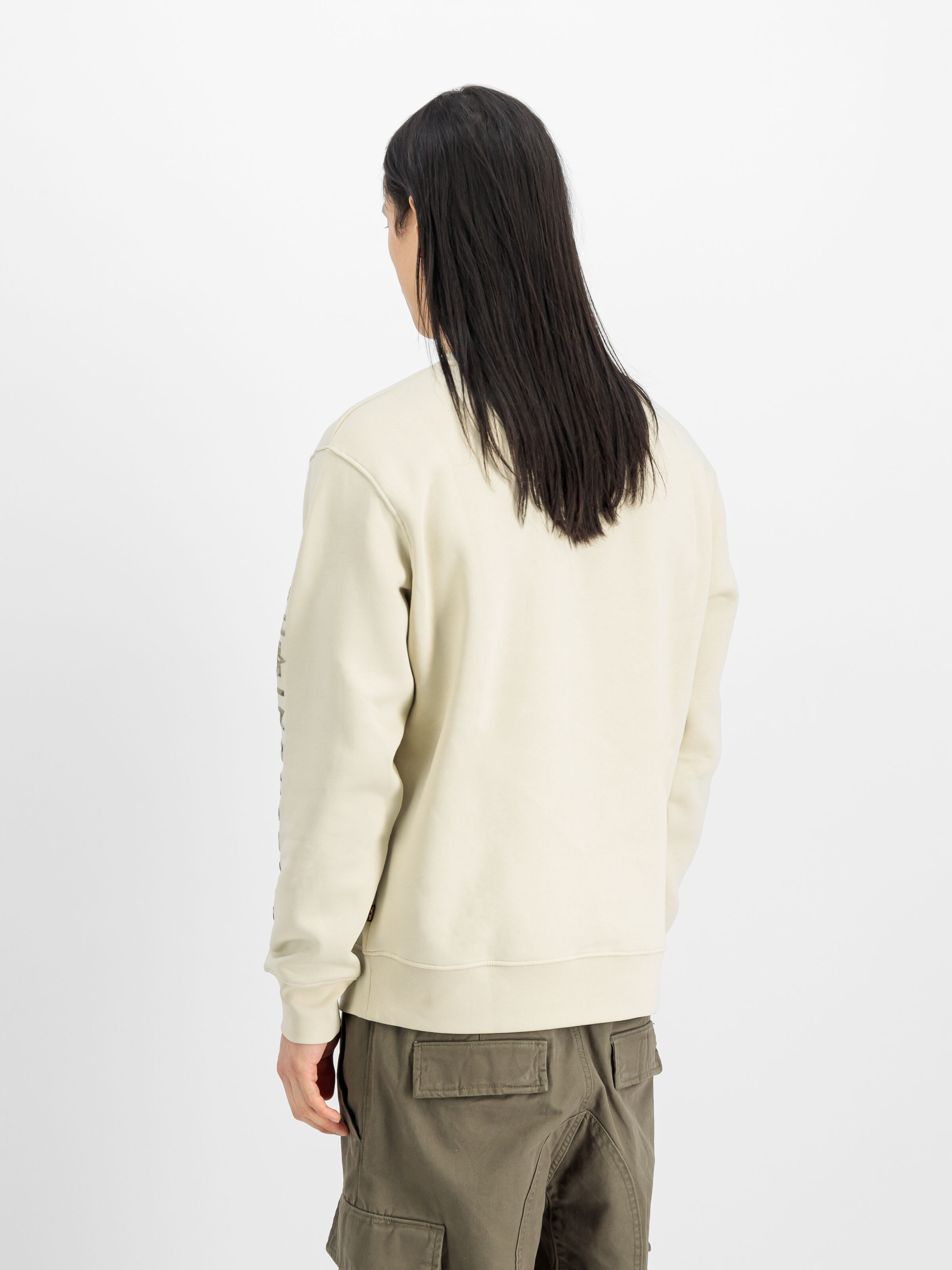 Camo Sleeve Sweatshirt vintage white 156306_300_2_model_00004_147913