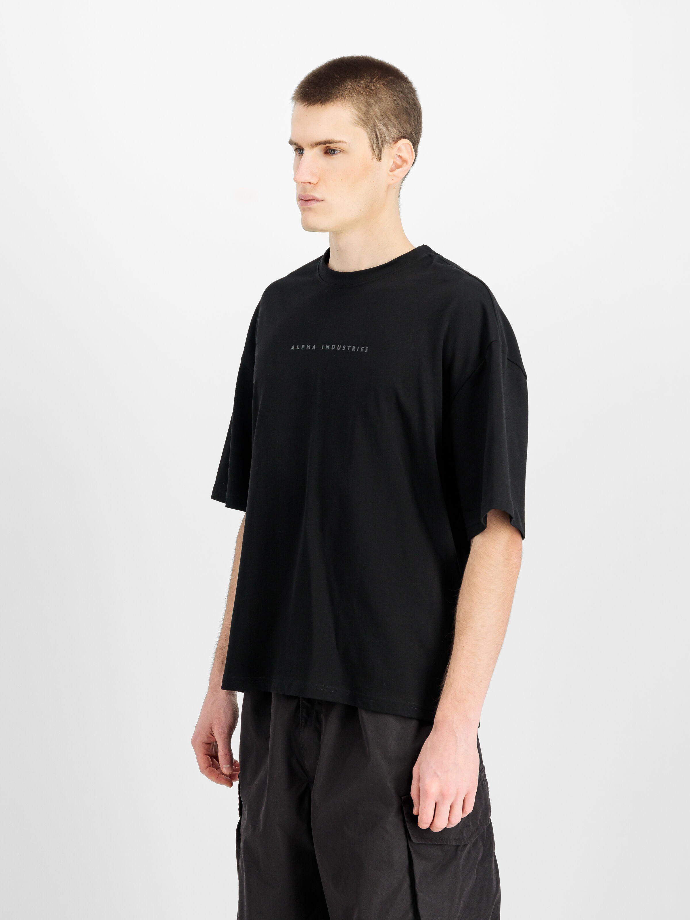 Base T-Shirt black 756503_03_2_model_00003_155112