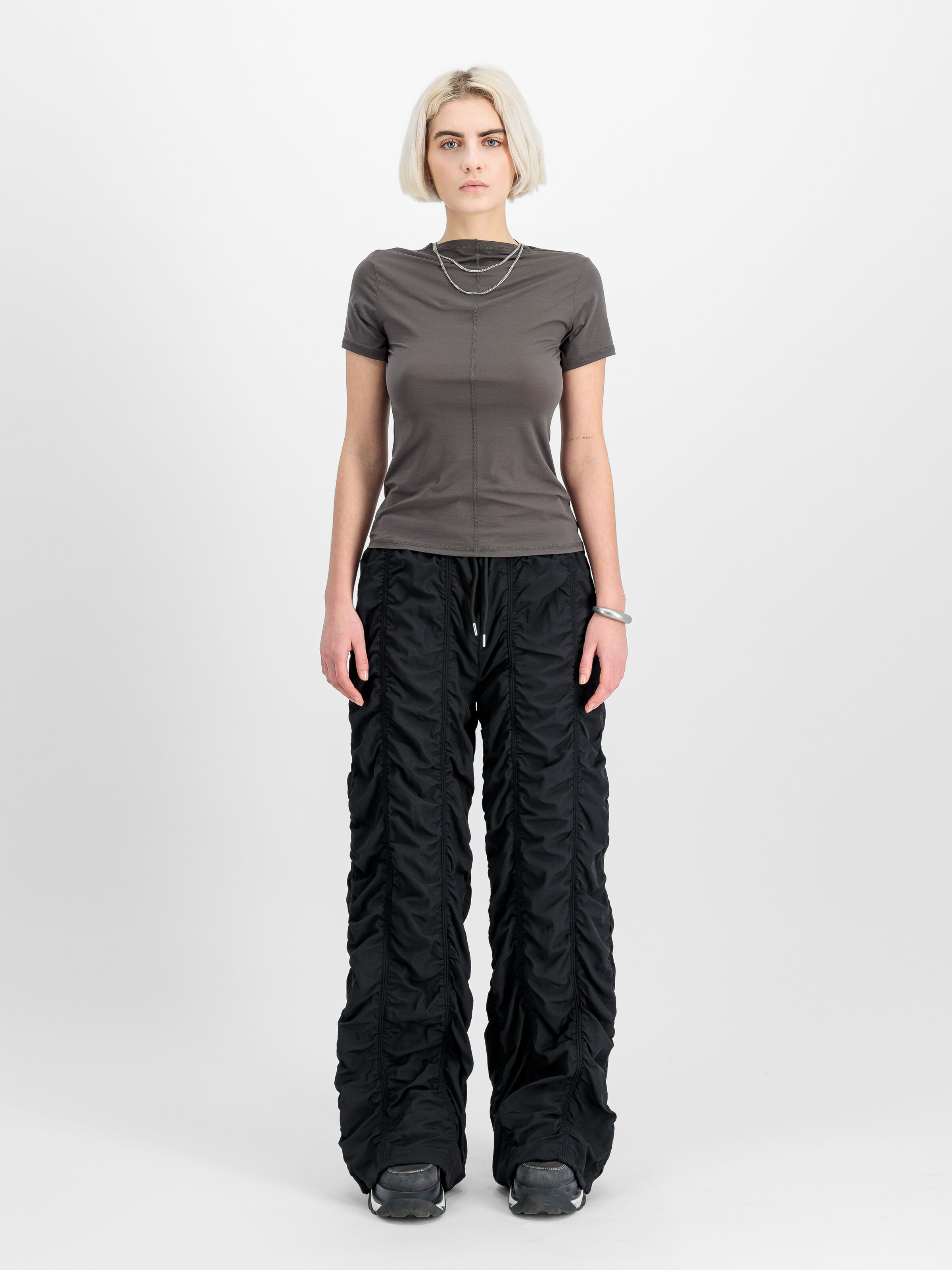 Parachute Pant Women black 156022_03_2_model_00001_142711