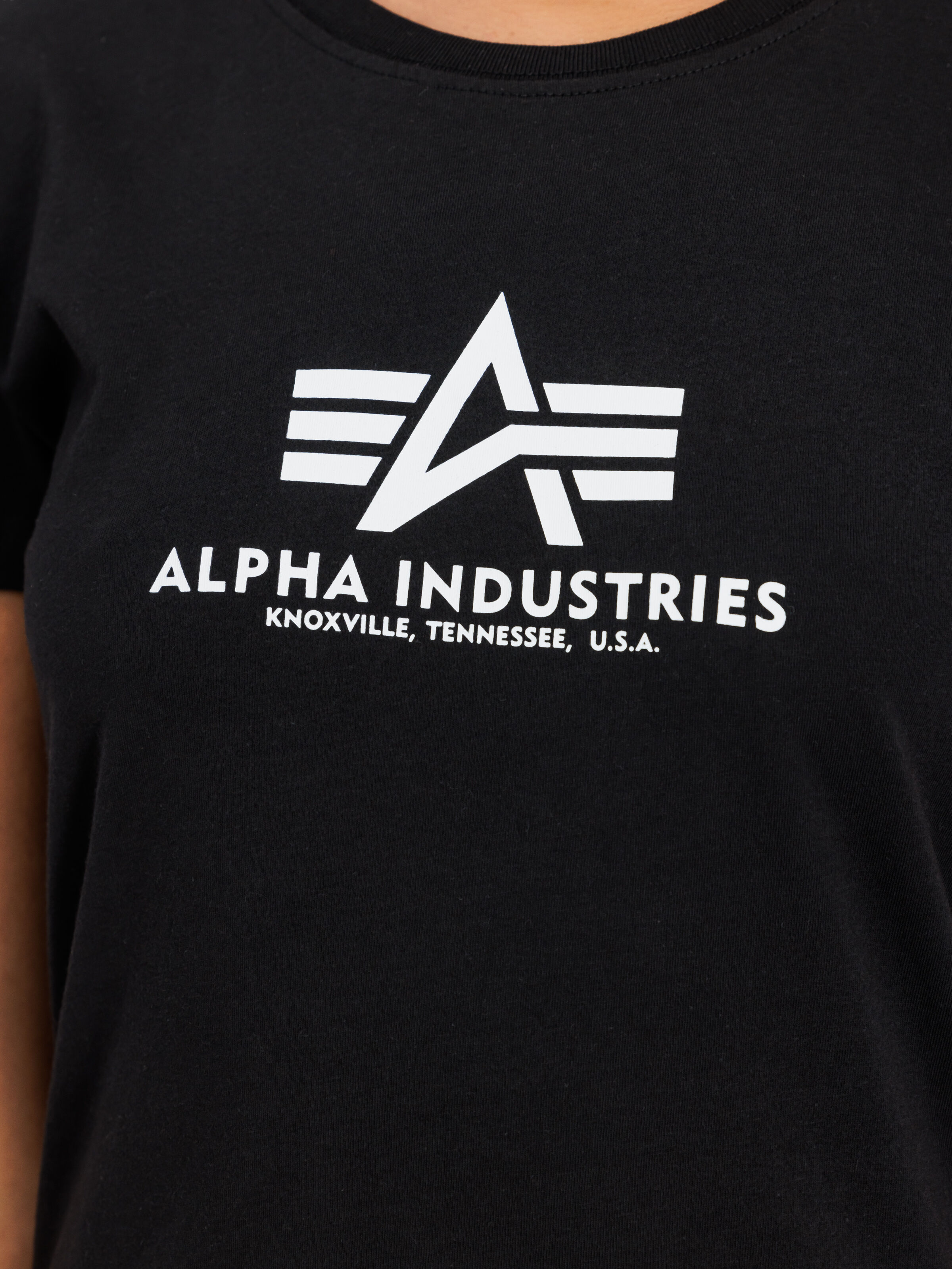 New Basic Big Logo T-Shirt Women black 196051_03_3_detail_00001_112698