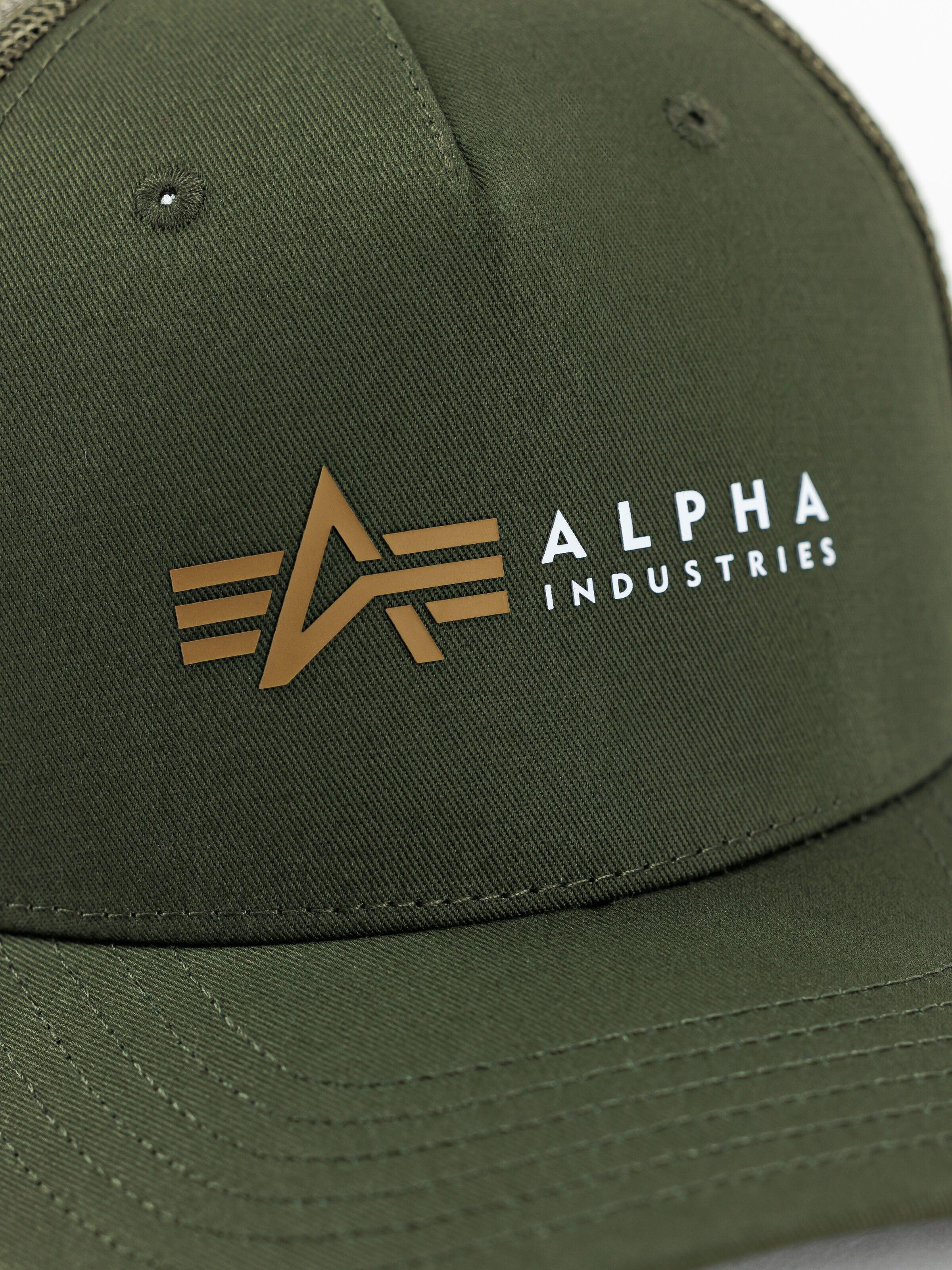 Alpha Label Trucker Cap dark olive 106901_142_3_detail_00003_153701