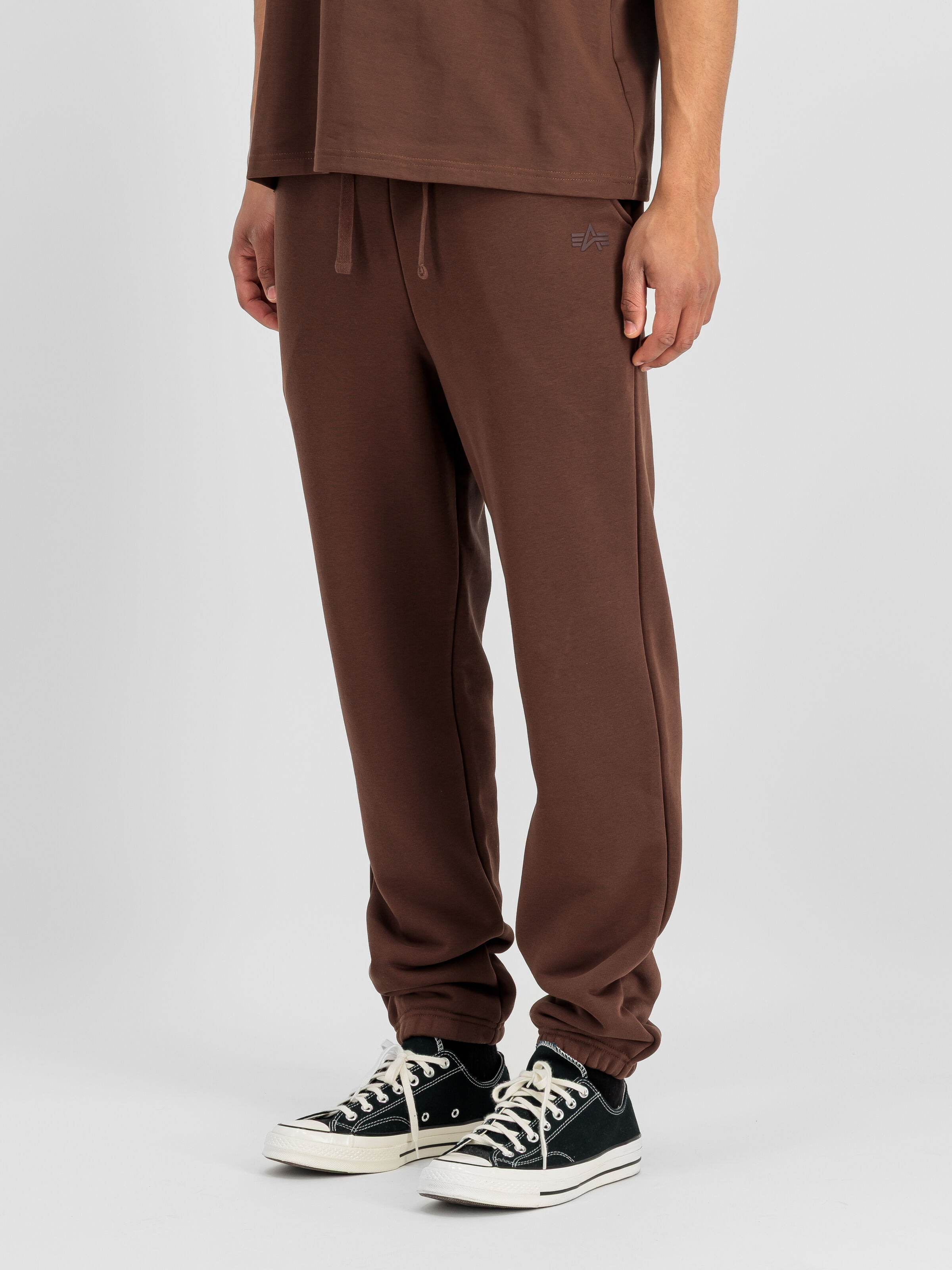 Dye To Match Mid Logo Jogger powder brown 268364_204_2_model_00002_236594.jpg