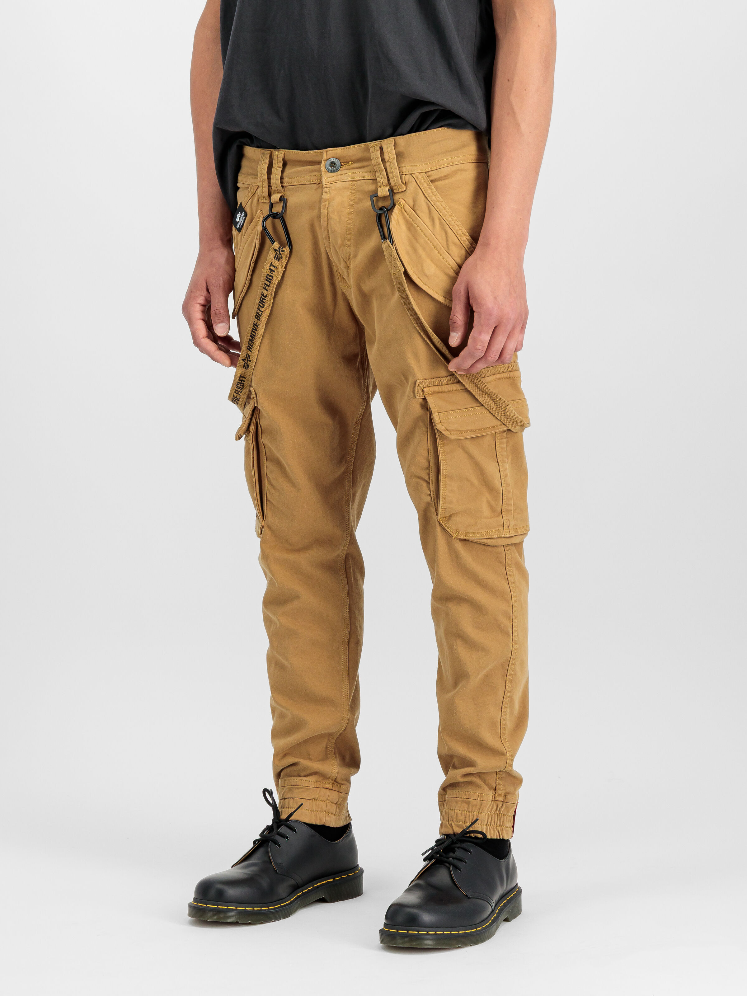 Utility Pant khaki 128202_13_2_model_00002_190276.jpg