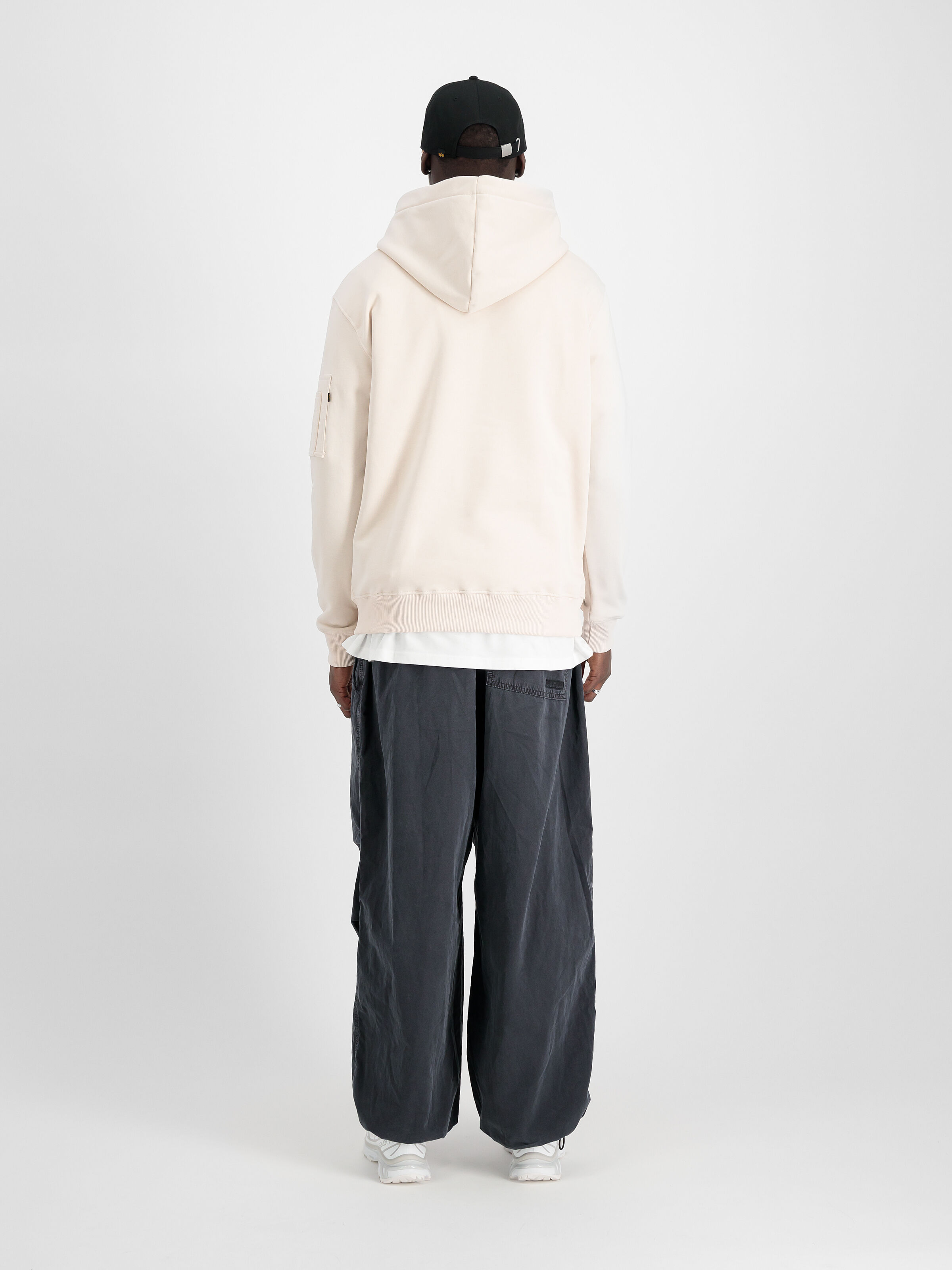 Alpha Puff Print Hoodie jet stream white 146338_578_2_model_00002_129779