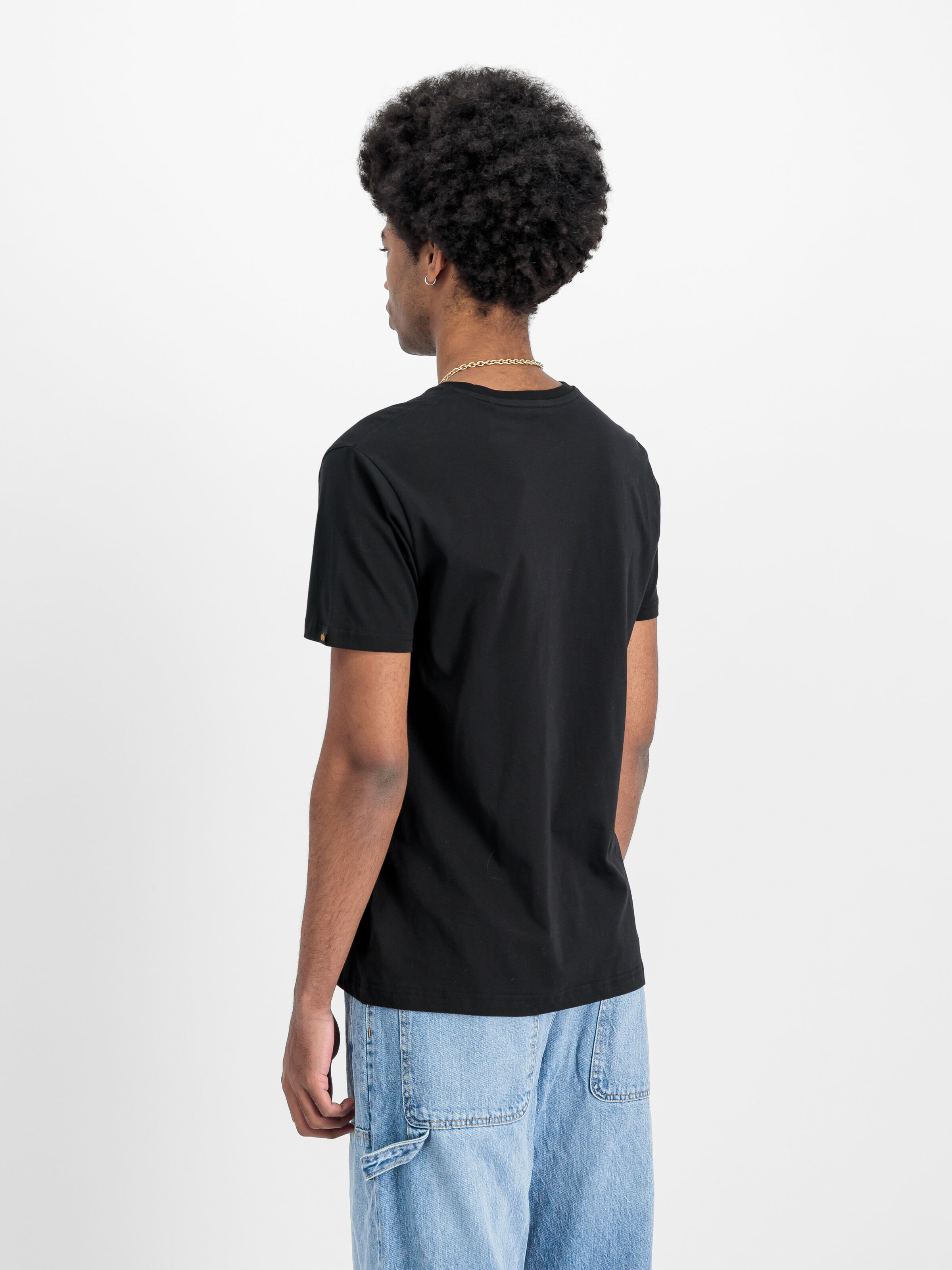 Basic Mid Logo T-Shirt black 118533_03_2_model_00004_130736