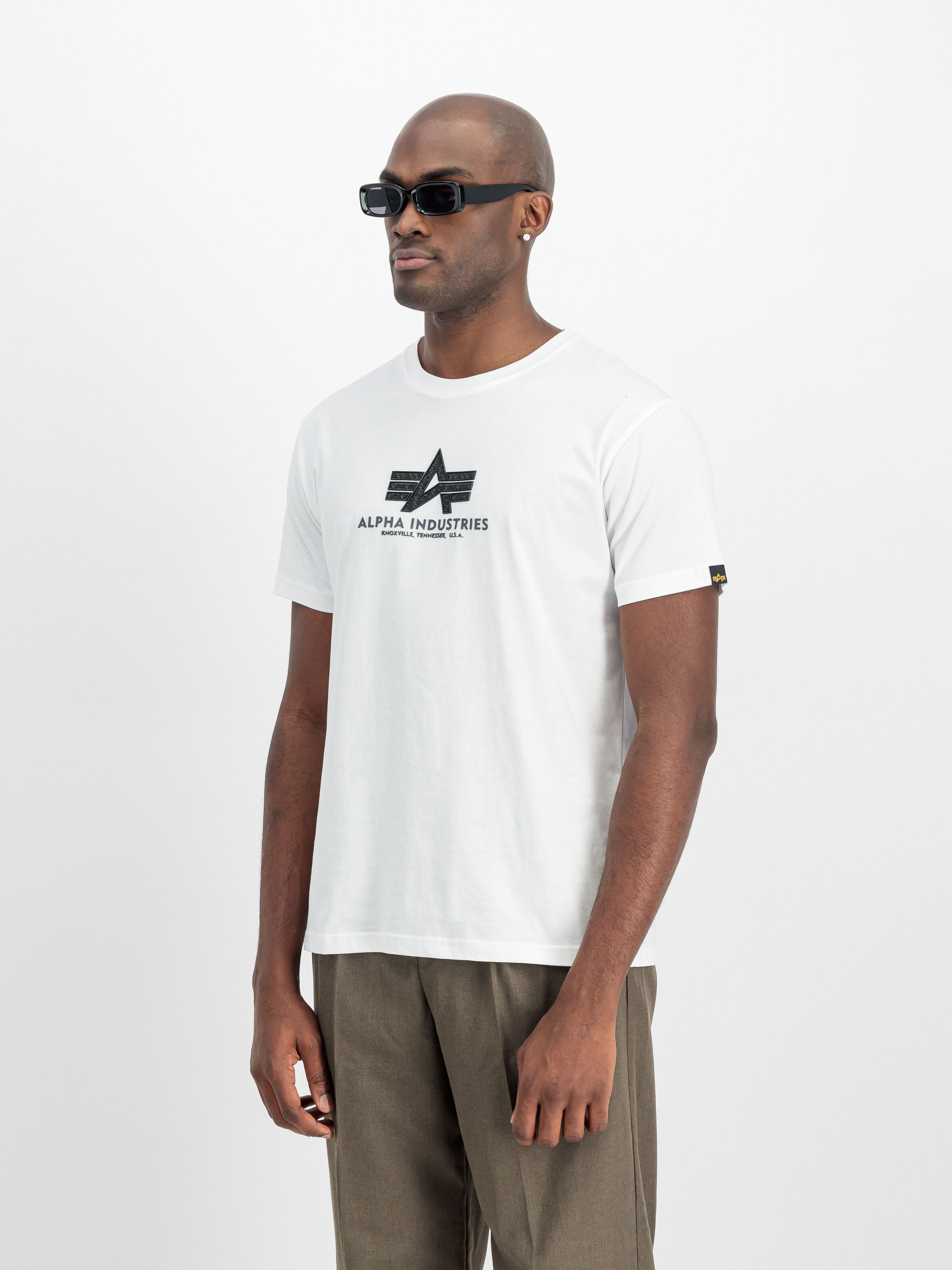 Basic Big Logo Rubber T-Shirt white/black 100501RB_92_2_model_00002_160958