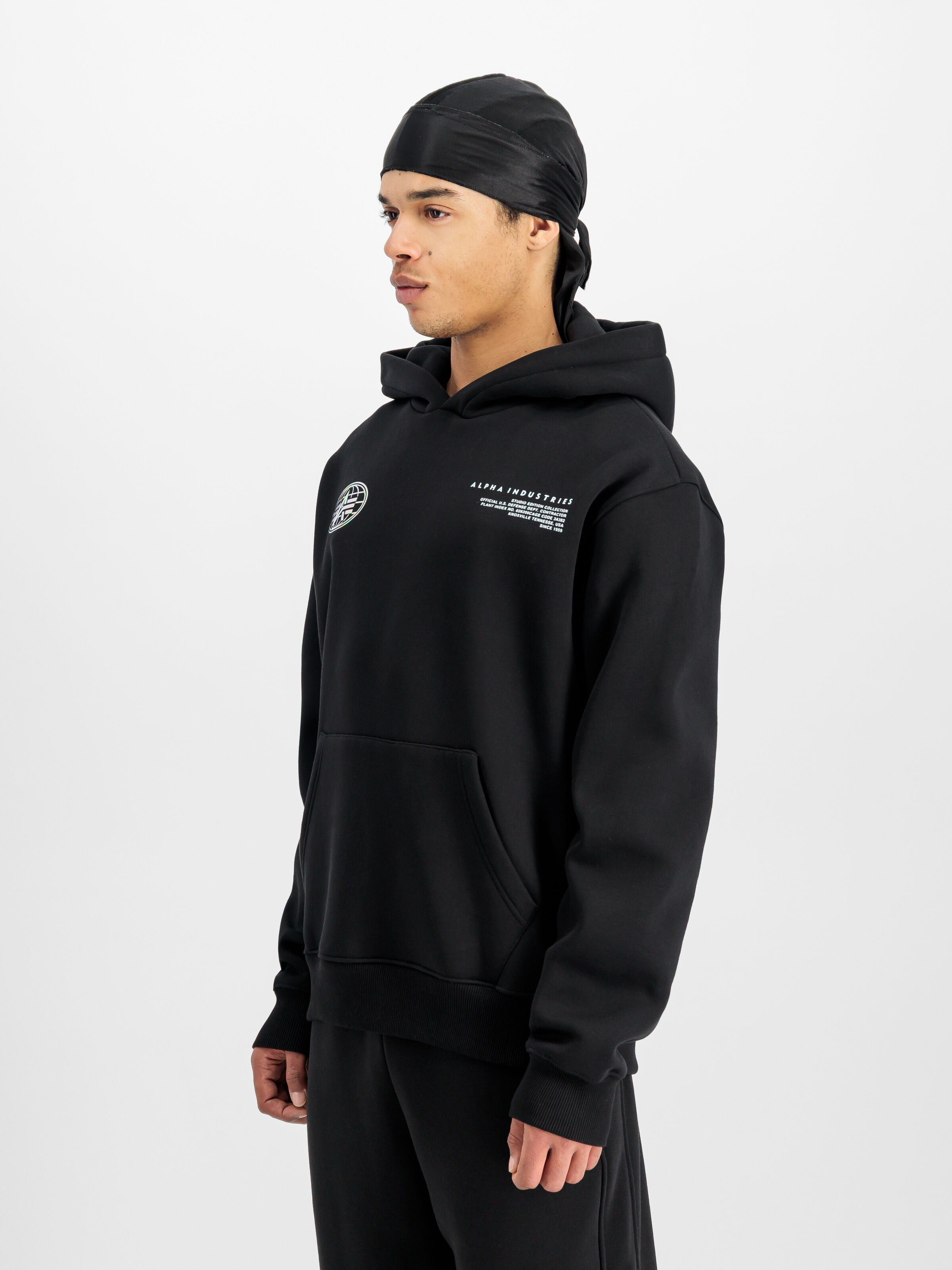 World Logo Metallic Backprint Hoodie black 258341_03_2_model_00002_164174