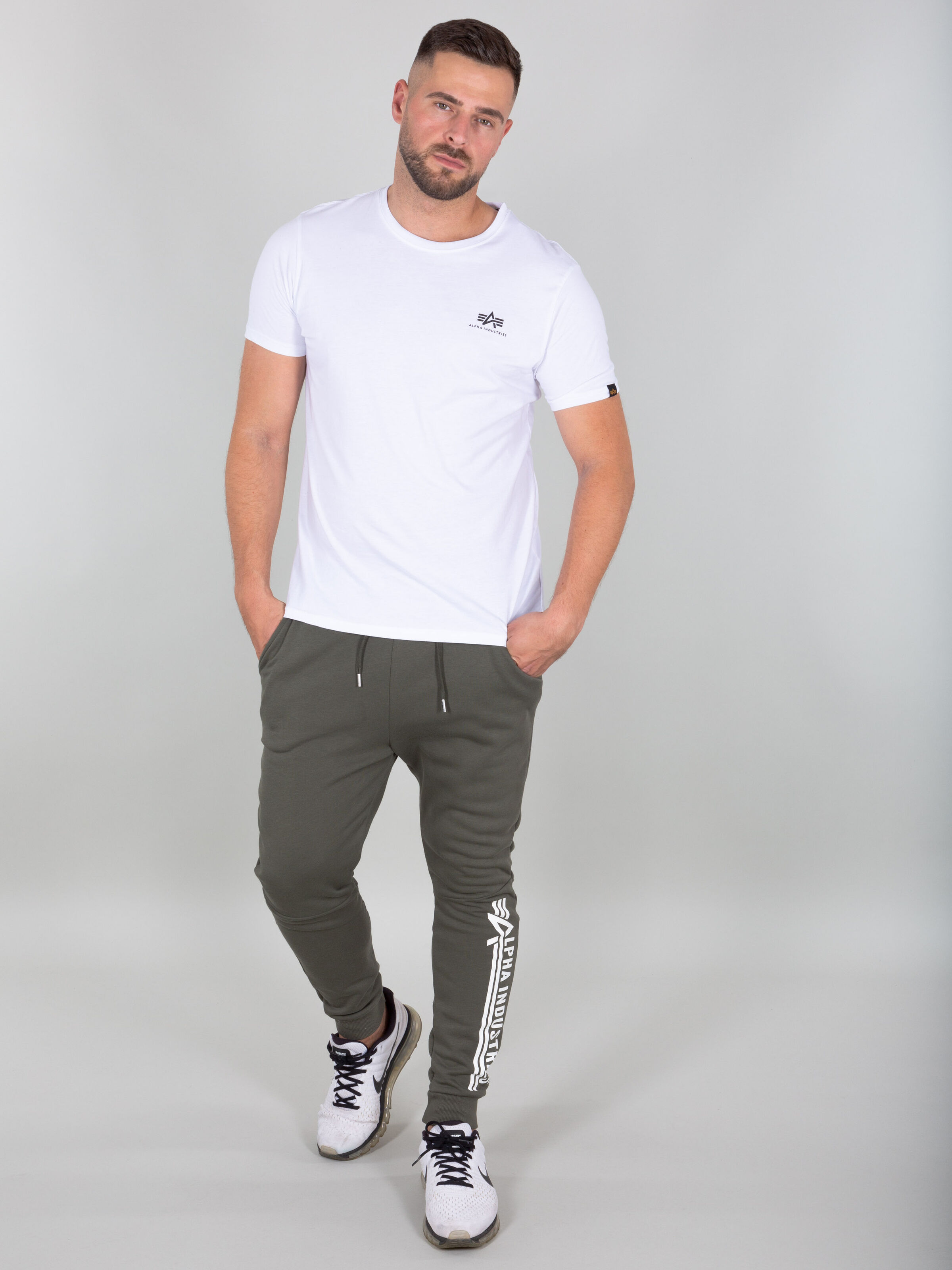 Alpha Industries Jogger dark olive 118364_142_alpha_industries_alpha_industries_jogger_002_182030