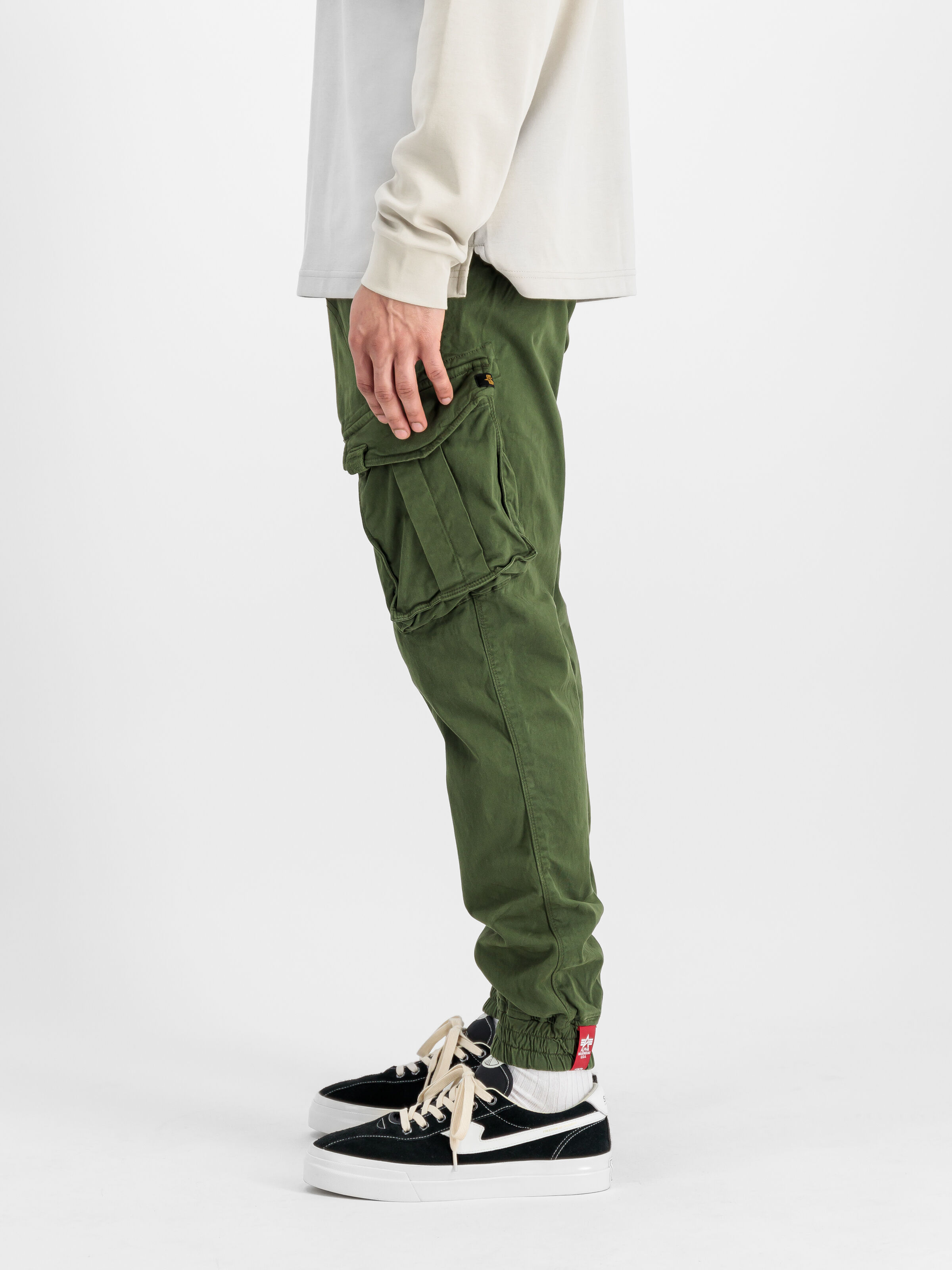Spy Pant dark olive 116203_142_2_model_00004_126113
