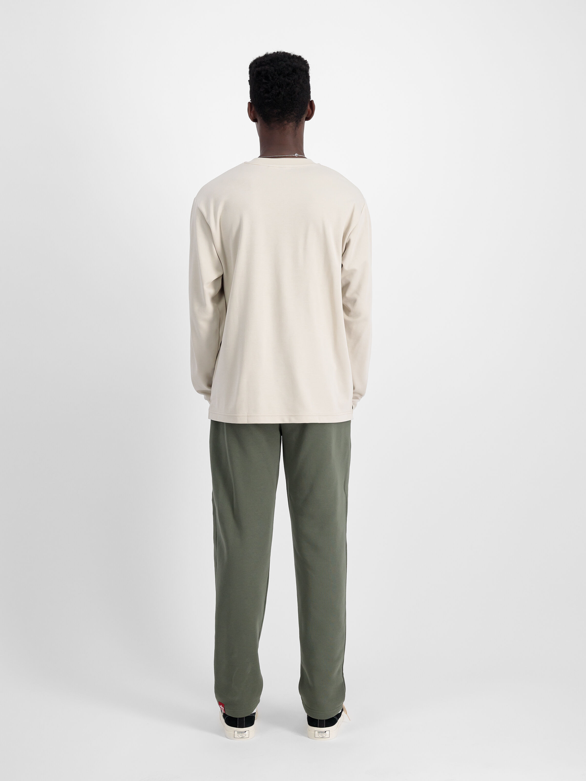 Embroidery Jogger dark olive 138360_142_2_model_00002_129491